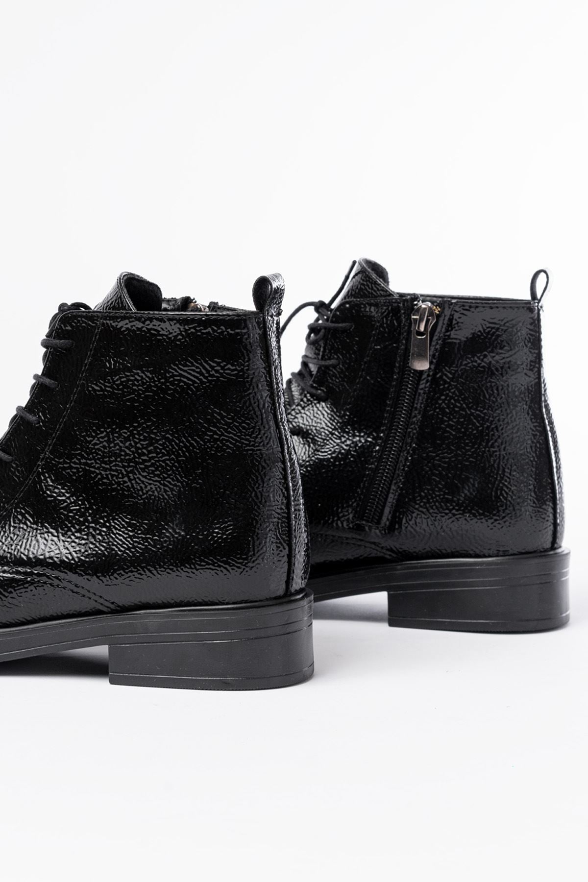 Ayakkabı Aşkı Siyah Rugan Bağcıklı Fermuarlı Günlük Kadın Bot