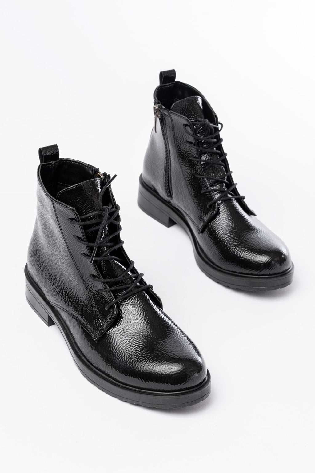 165-225 Siyah Rugan Bağcıklı Fermuarlı Günlük Kadın Bot - Siyah