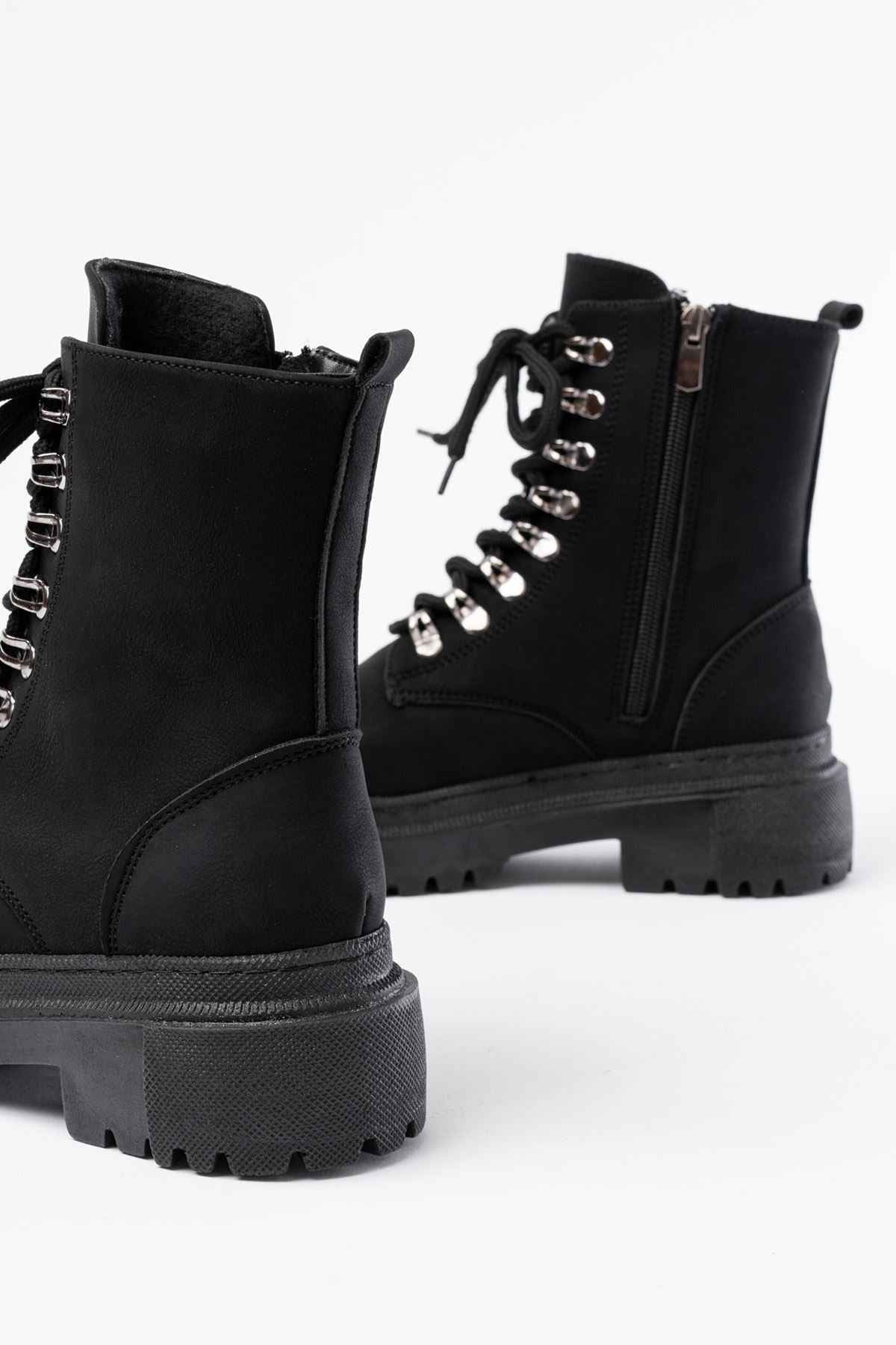 Ayakkabı Aşkı 812-2121 Siyah Zümrüt Bağcıklı Fermuarlı Günlük Kadın Bot