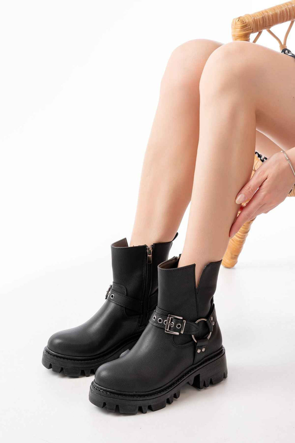 Ayakkabı Aşkı 868-2015 Siyah Fermuarlı Günlük Kadın Bot