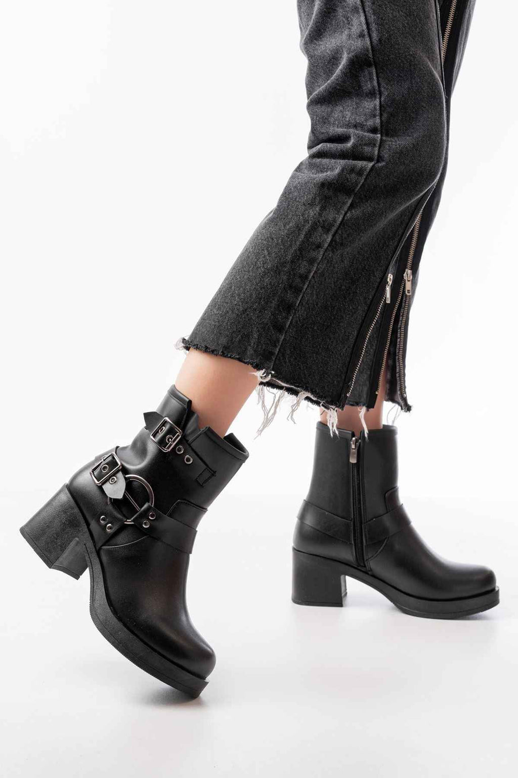 Ayakkabı Aşkı 5109-3028 Siyah Toka Aksesuarlı Fermuarlı Topuklu Günlük Kadın Bot