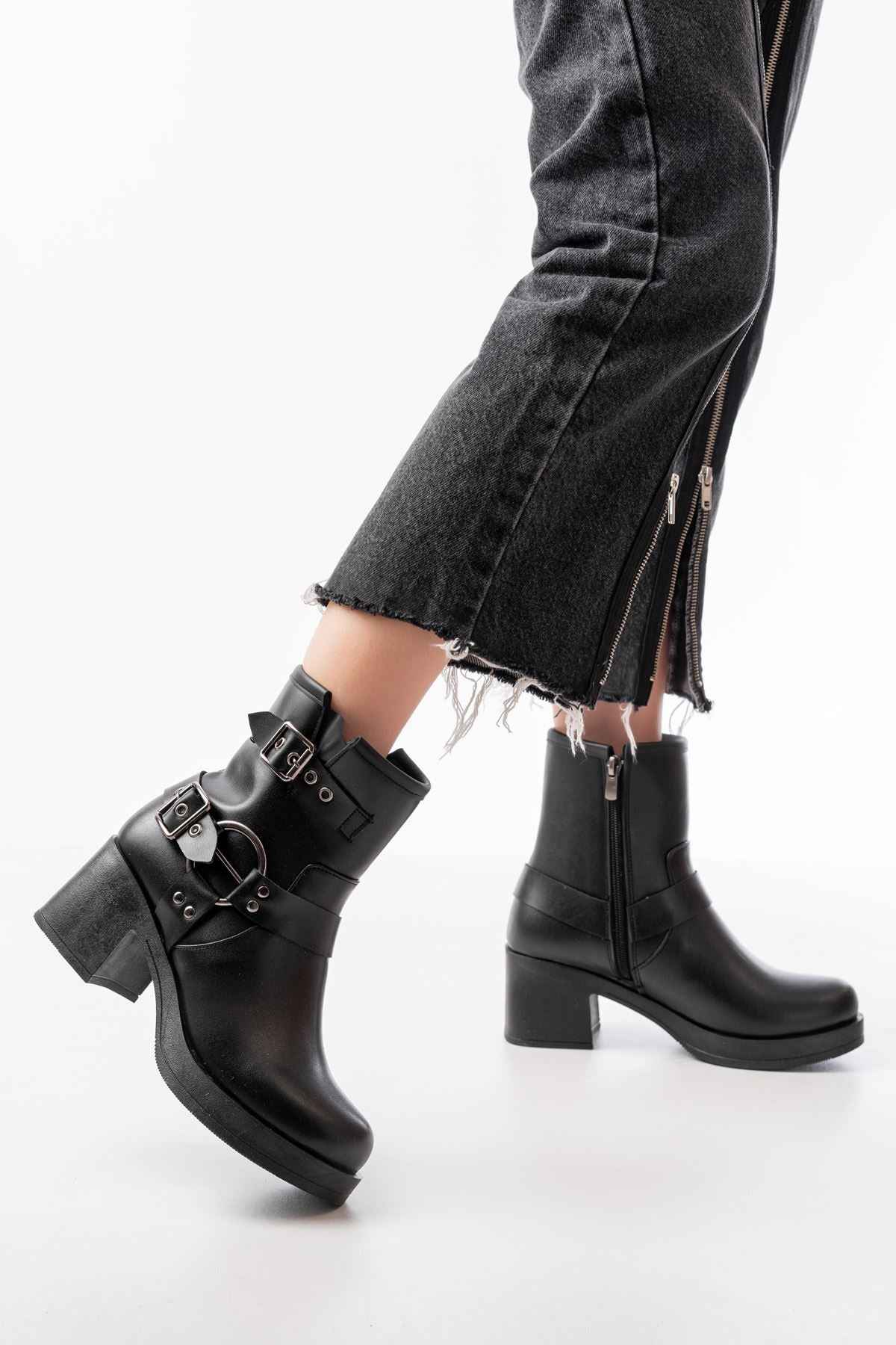 Ayakkabı Aşkı 5109-3028 Siyah Toka Aksesuarlı Fermuarlı Topuklu Günlük Kadın Bot