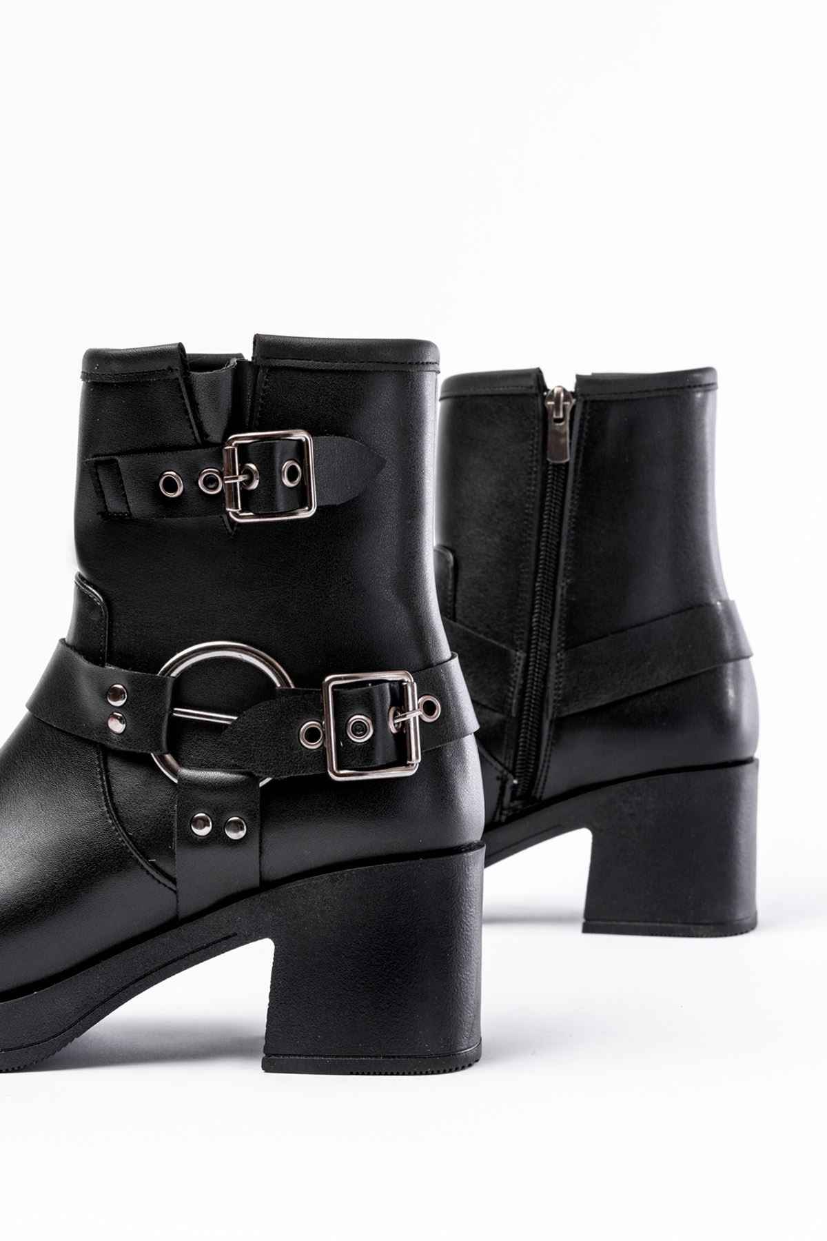Ayakkabı Aşkı 5109-3028 Siyah Toka Aksesuarlı Fermuarlı Topuklu Günlük Kadın Bot