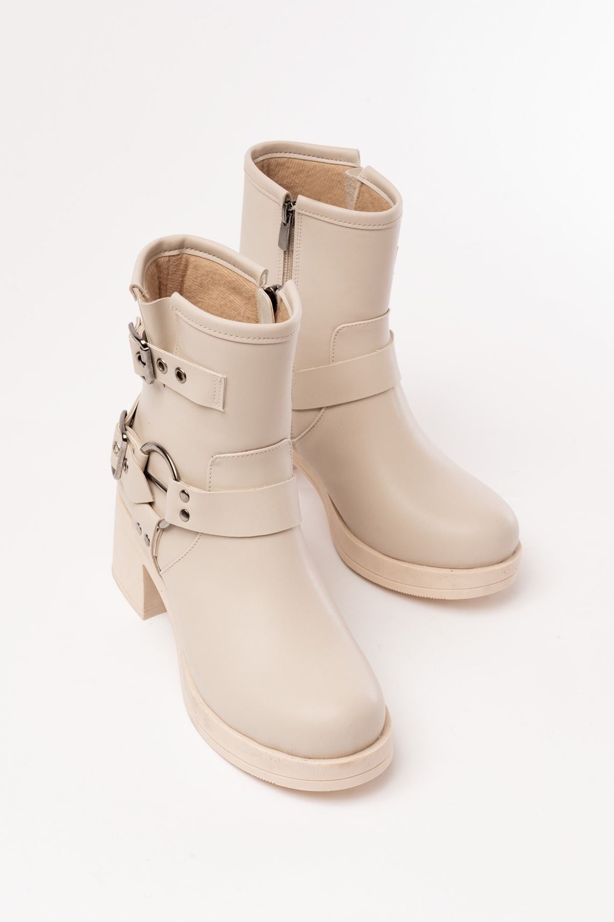 Ayakkabı Aşkı Bej Toka Aksesuarlı Fermuarlı Topuklu Günlük Kadın Bot - Ayakkabı Aşkı