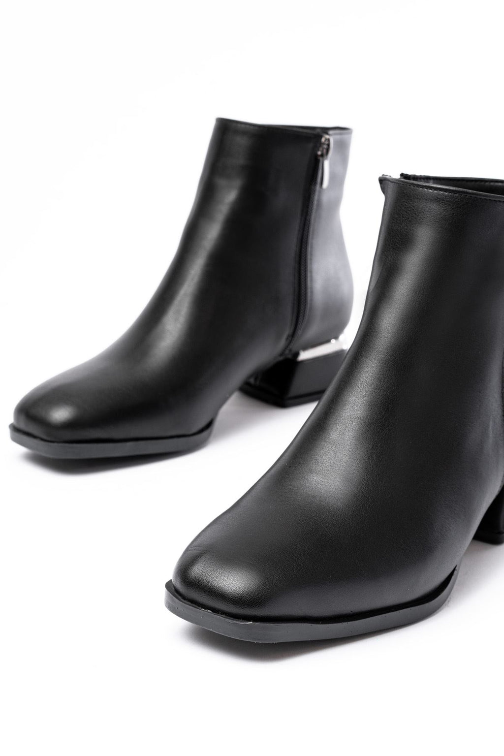 Ayakkabı Aşkı Siyah Topuklu Fermuarlı Günlük Kadın Bot