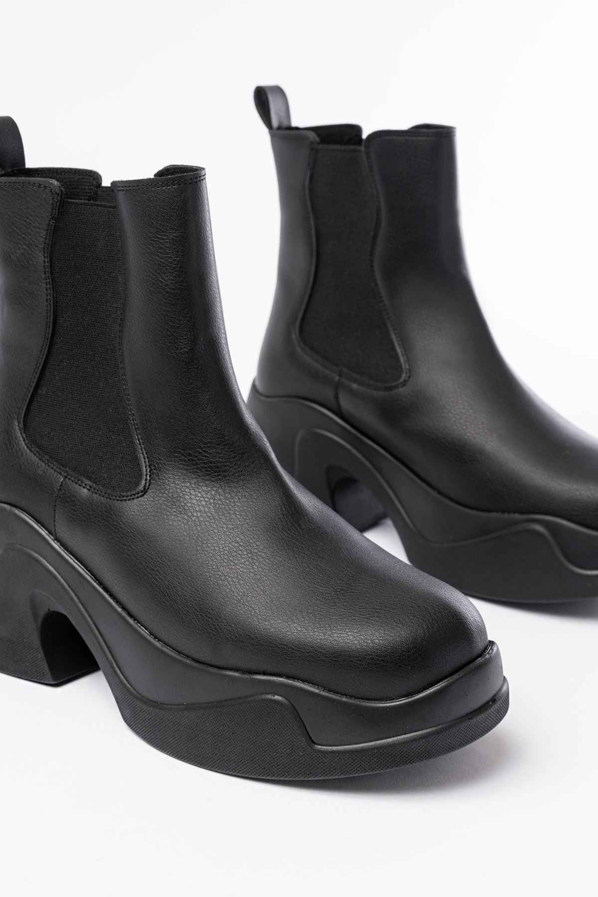 Ayakkabı Aşkı Fz-2400 Siyah Yüksek Tabanlı Lastikli Günlük Kadın Bot