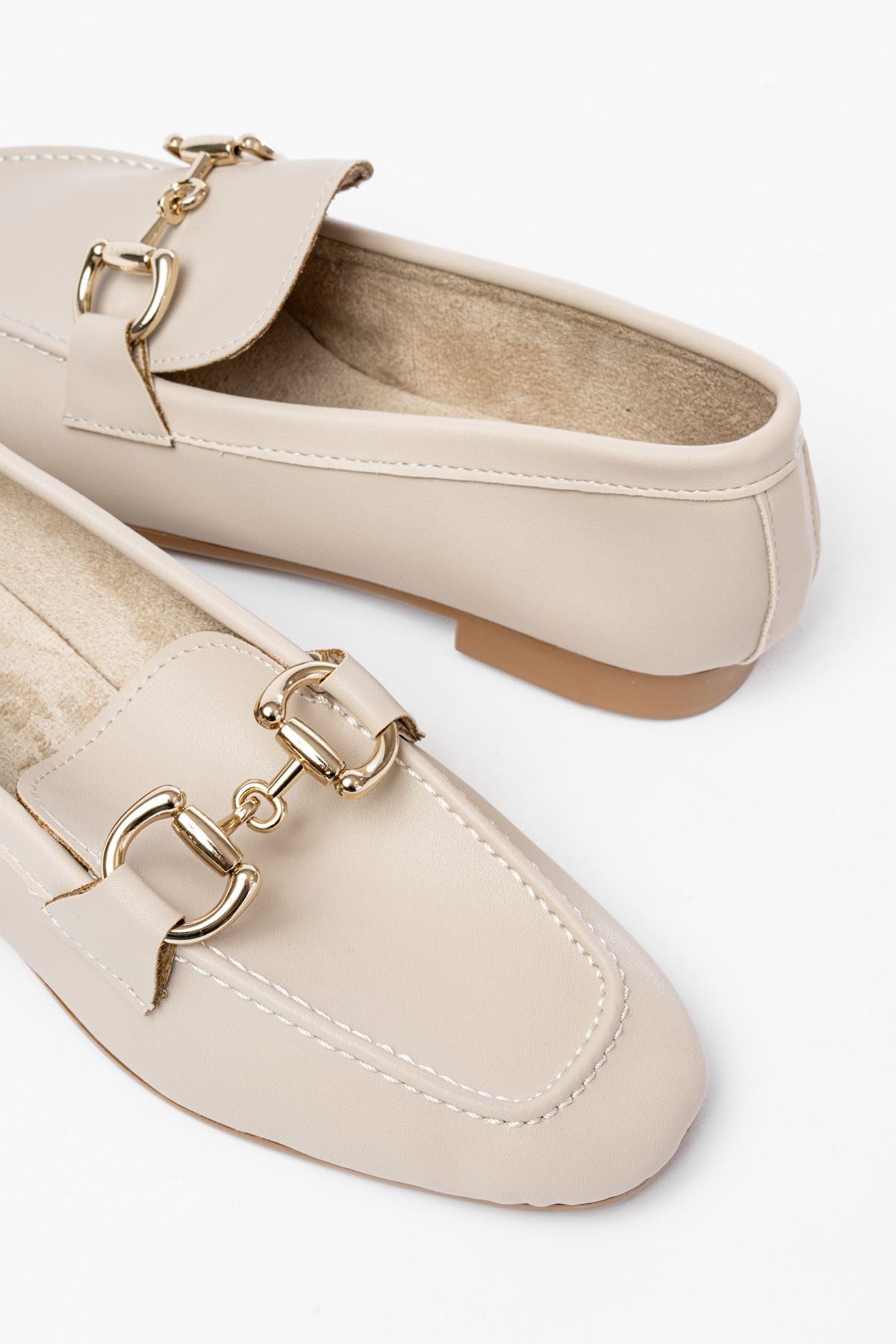 Ayakkabı Aşkı 303 Bej Toka Aksesuarlı Günlük Kadın Babet - Ayakkabı Aşkı