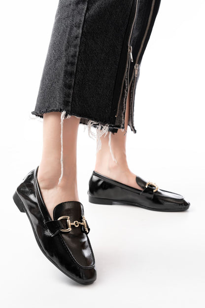 Ayakkabı Aşkı 303 Siyah Rugan Toka Aksesuarlı Günlük Kadın Babet