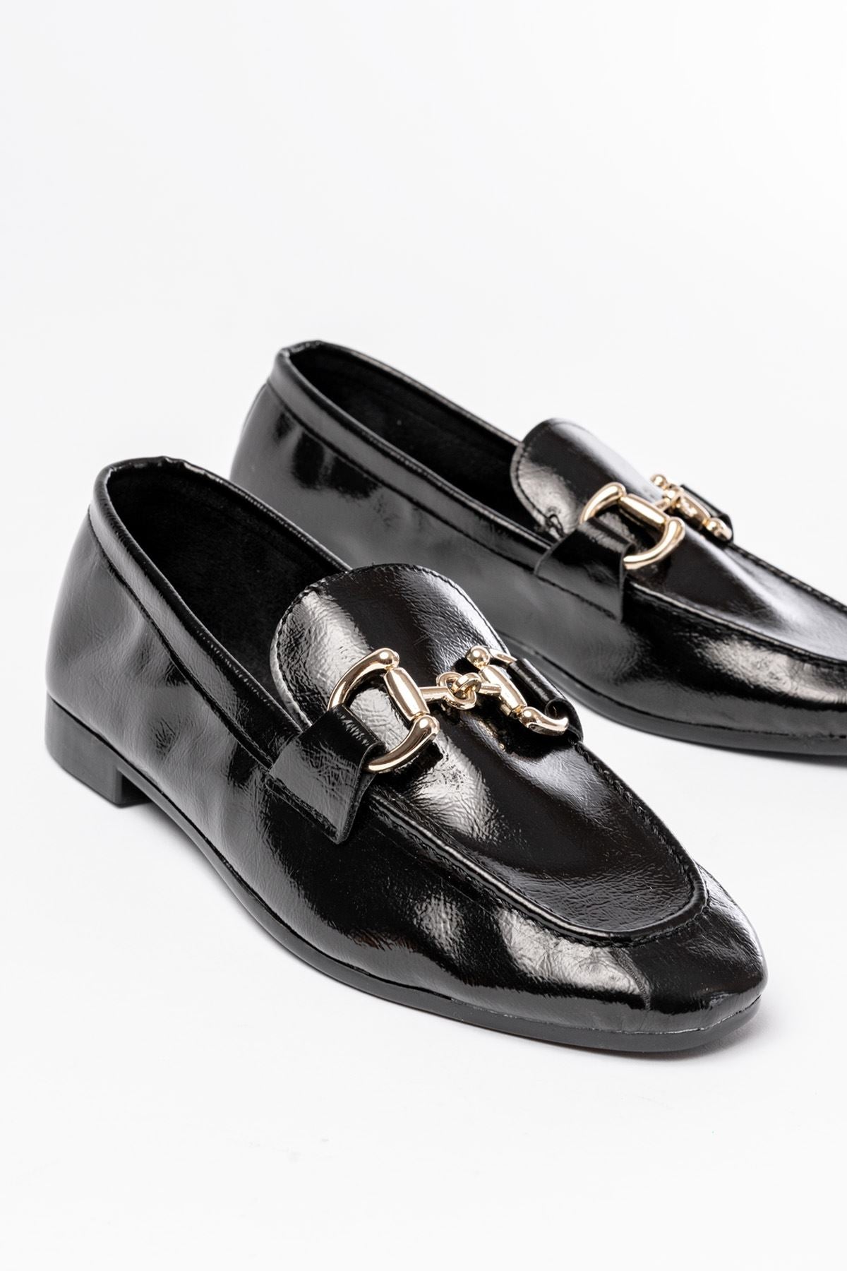 Ayakkabı Aşkı 303 Siyah Rugan Toka Aksesuarlı Günlük Kadın Babet - Ayakkabı Aşkı