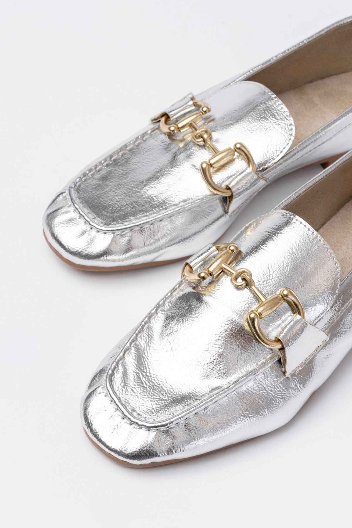 Ayakkabı Aşkı 303 Gümüş Toka Aksesuarlı Günlük Kadın Babet