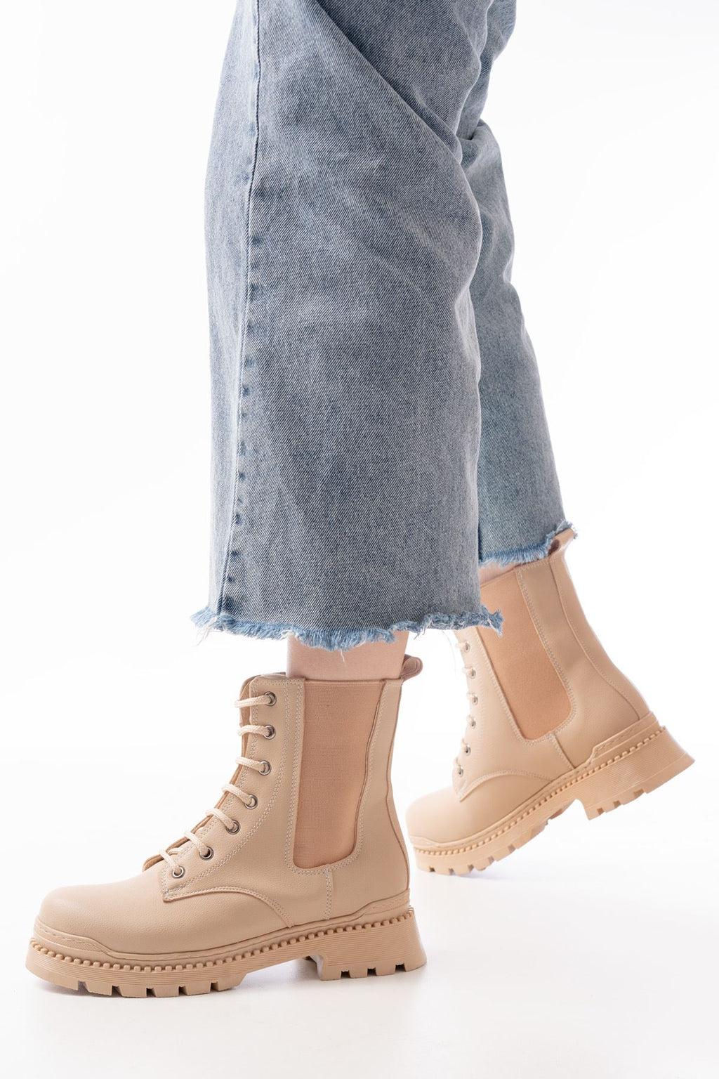 Ayakkabı Aşkı Bej Düz Topuklu Bağcıklı Lastikli Günlük Kadın Bot - Ayakkabı Aşkı