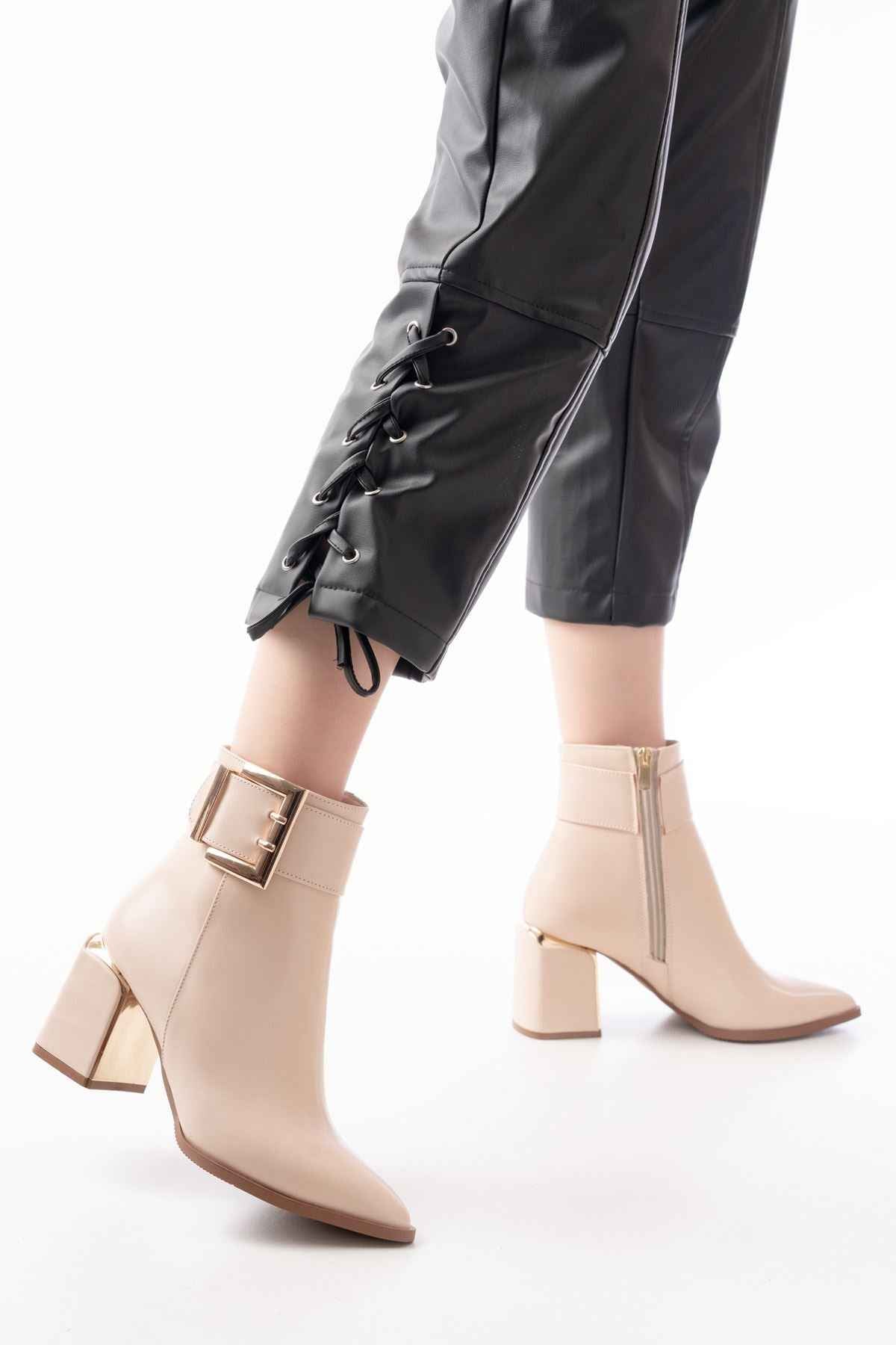 Ayakkabı Aşkı Dnz-400 Bej Toka Aksesuarlı Topuklu Fermuarlı Günlük Kadın Bot