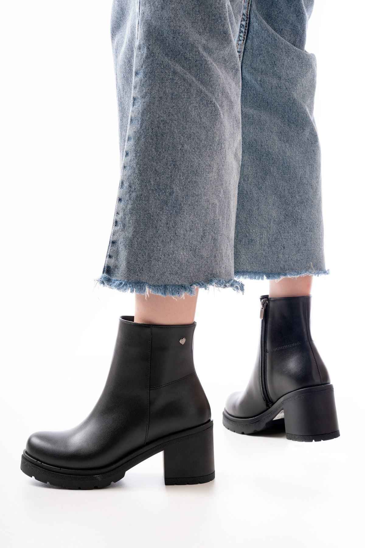 Ayakkabı Aşkı 767-3020 Siyah Fermuarlı Kalın Topuklu Günlük Kadın Bot