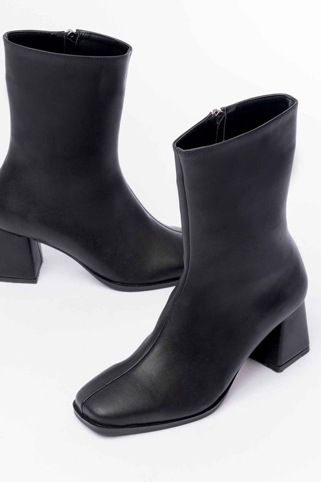 Ayakkabı Aşkı Msk-032 Siyah Topuklu Fermuarlı Kadın Bot