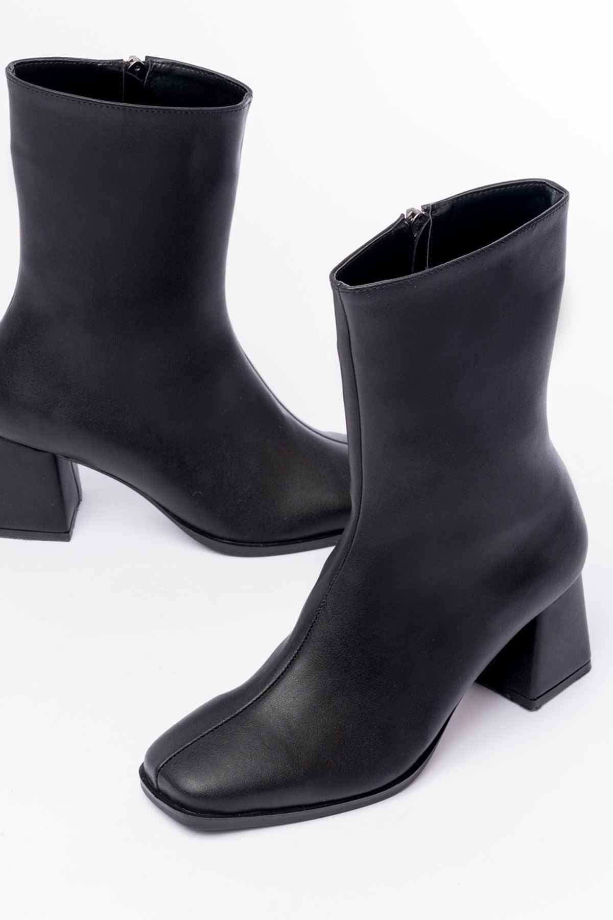 Ayakkabı Aşkı Msk-032 Siyah Topuklu Fermuarlı Kadın Bot