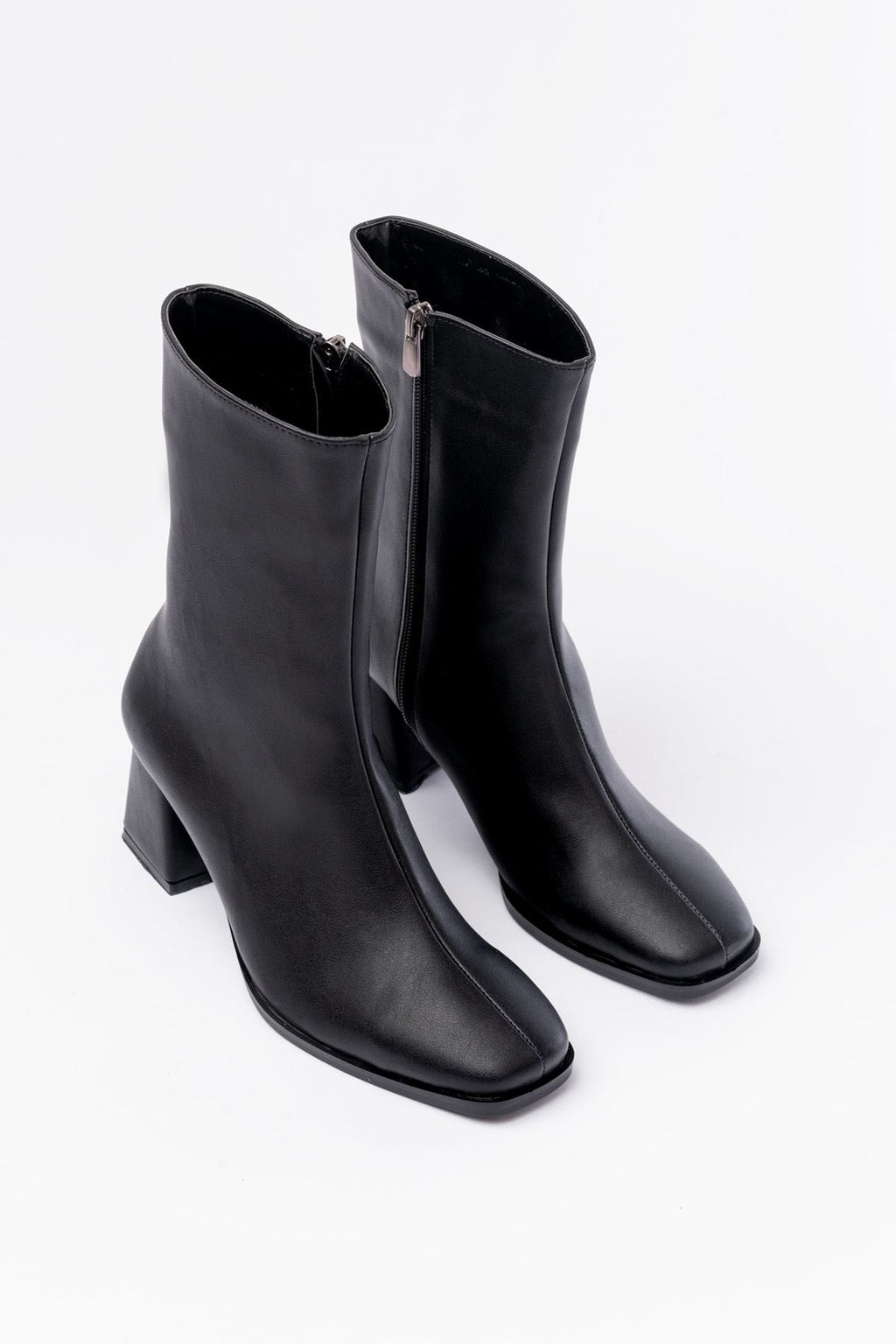 Ayakkabı Aşkı Siyah Topuklu Fermuarlı Kadın Bot