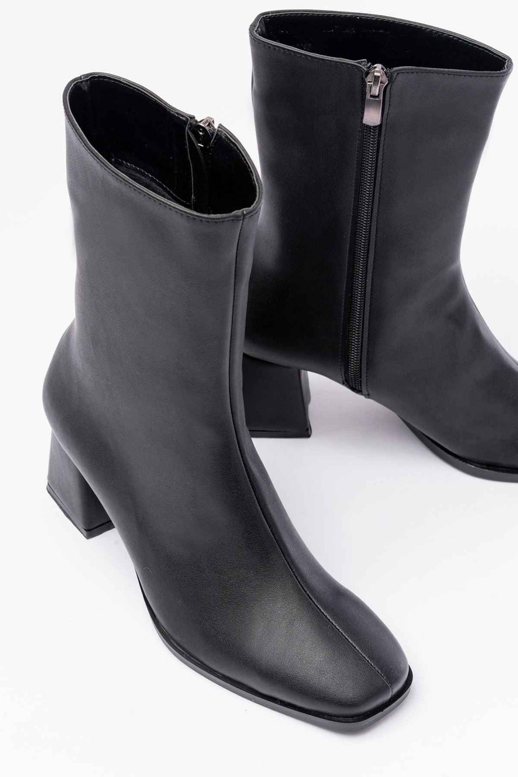 Ayakkabı Aşkı Msk-032 Siyah Topuklu Fermuarlı Kadın Bot
