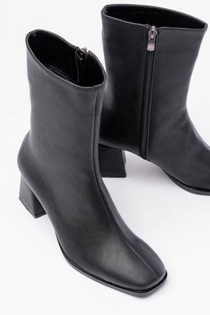 Ayakkabı Aşkı Siyah Topuklu Fermuarlı Kadın Bot