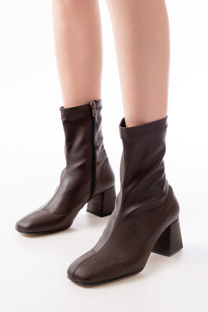 Ayakkabı Aşkı Kahverengi Topuklu Fermuarlı Kadın Bot