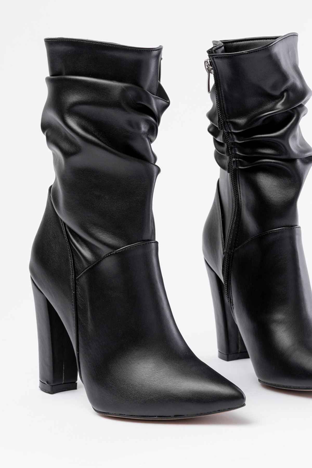 Ayakkabı Aşkı Vrt-4815 Siyah Yüksek Kalın Topuklu Körüklü Fermuarlı Kadın Bot