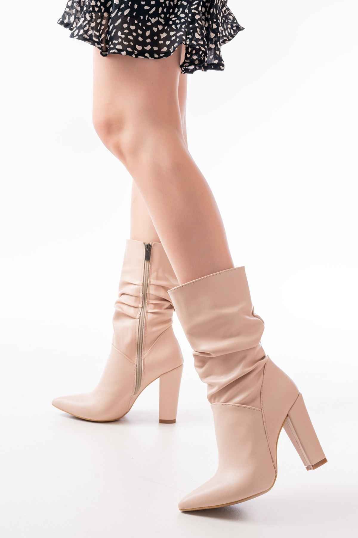 Ayakkabı Aşkı Vrt-4815 Bej Yüksek Kalın Topuklu Körüklü Fermuarlı Kadın Bot