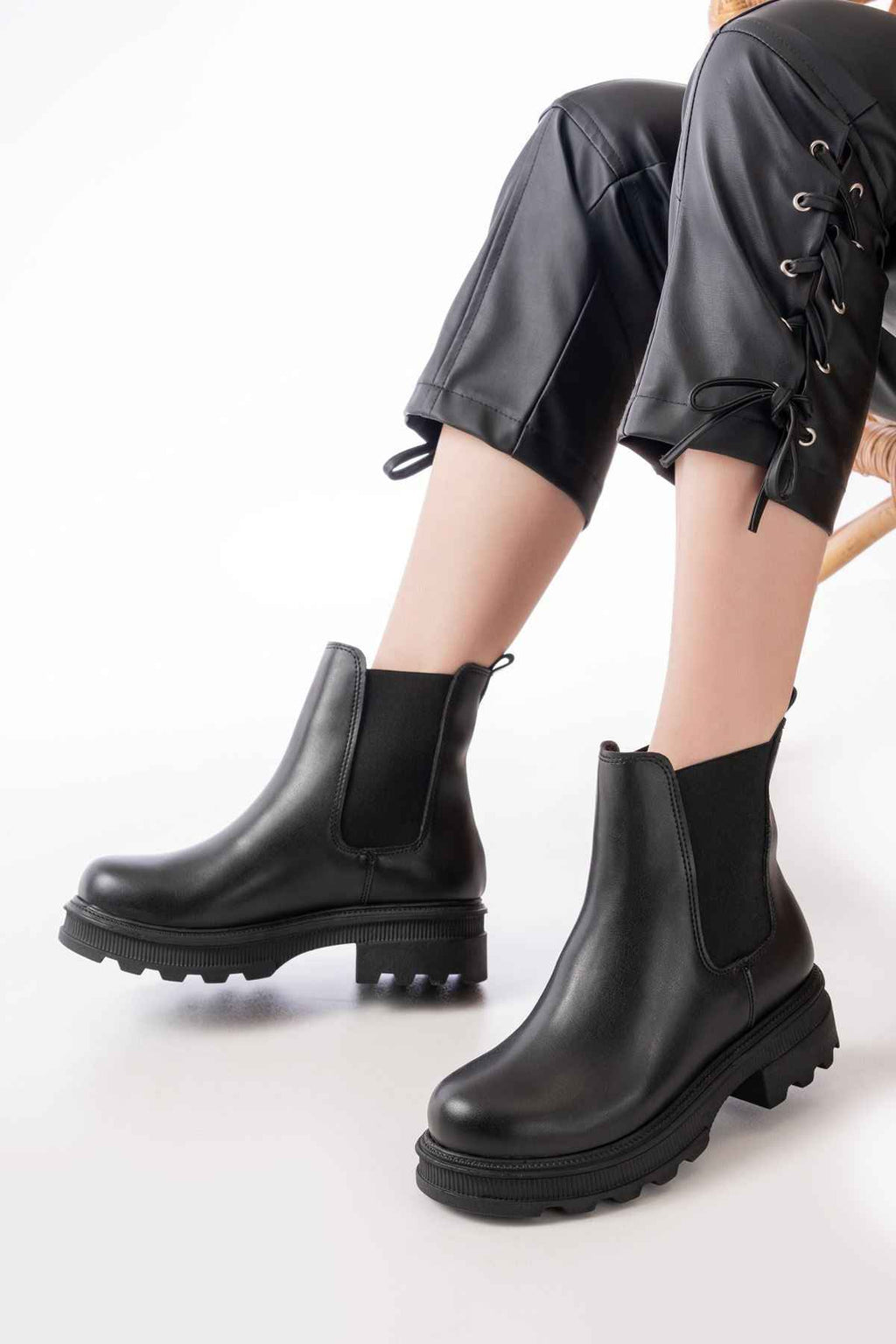 Ayakkabı Aşkı 745-2137 Siyah Kalın Taban Lastikli Günlük Kadın Bot