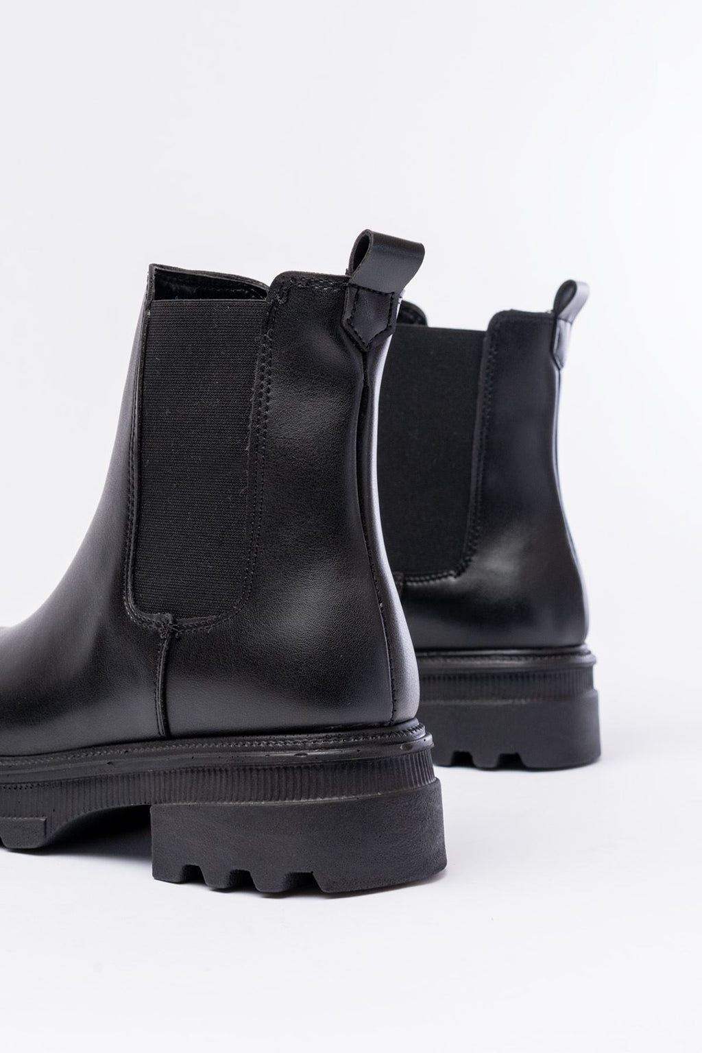 Ayakkabı Aşkı Siyah Kalın Taban Lastikli Günlük Kadın Bot