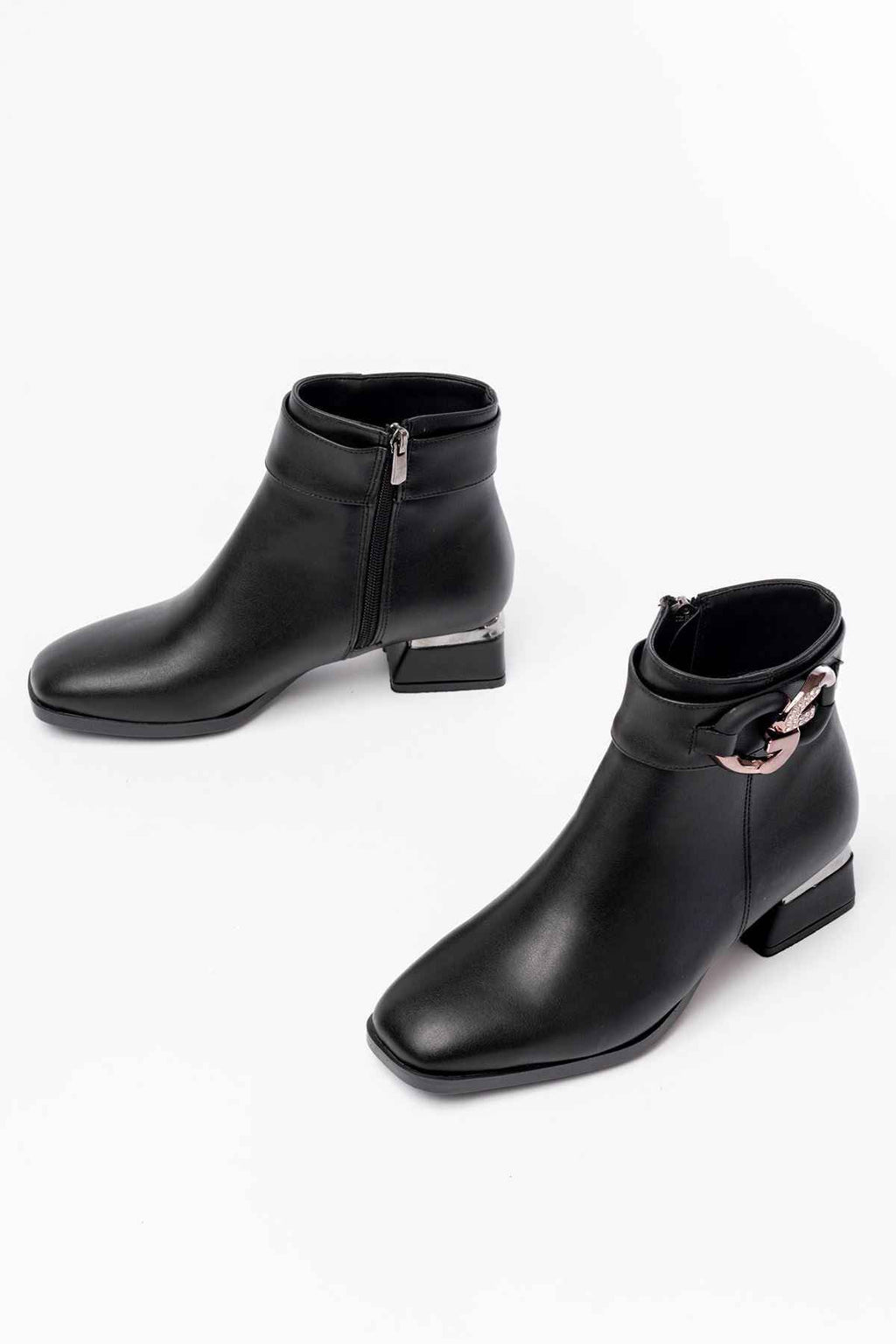 Ayakkabı Aşkı Rm-504 Siyah Toka Aksesuarlı Topuklu Fermuarlı Günlük Kadın Bot
