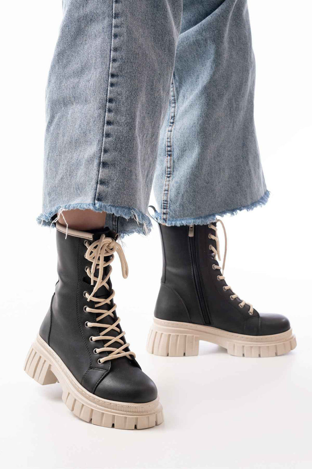 Ayakkabı Aşkı 842-2961 Siyah Bağcıklı Kalın Tabanlı Fermuarlı Günlük Kadın Bot