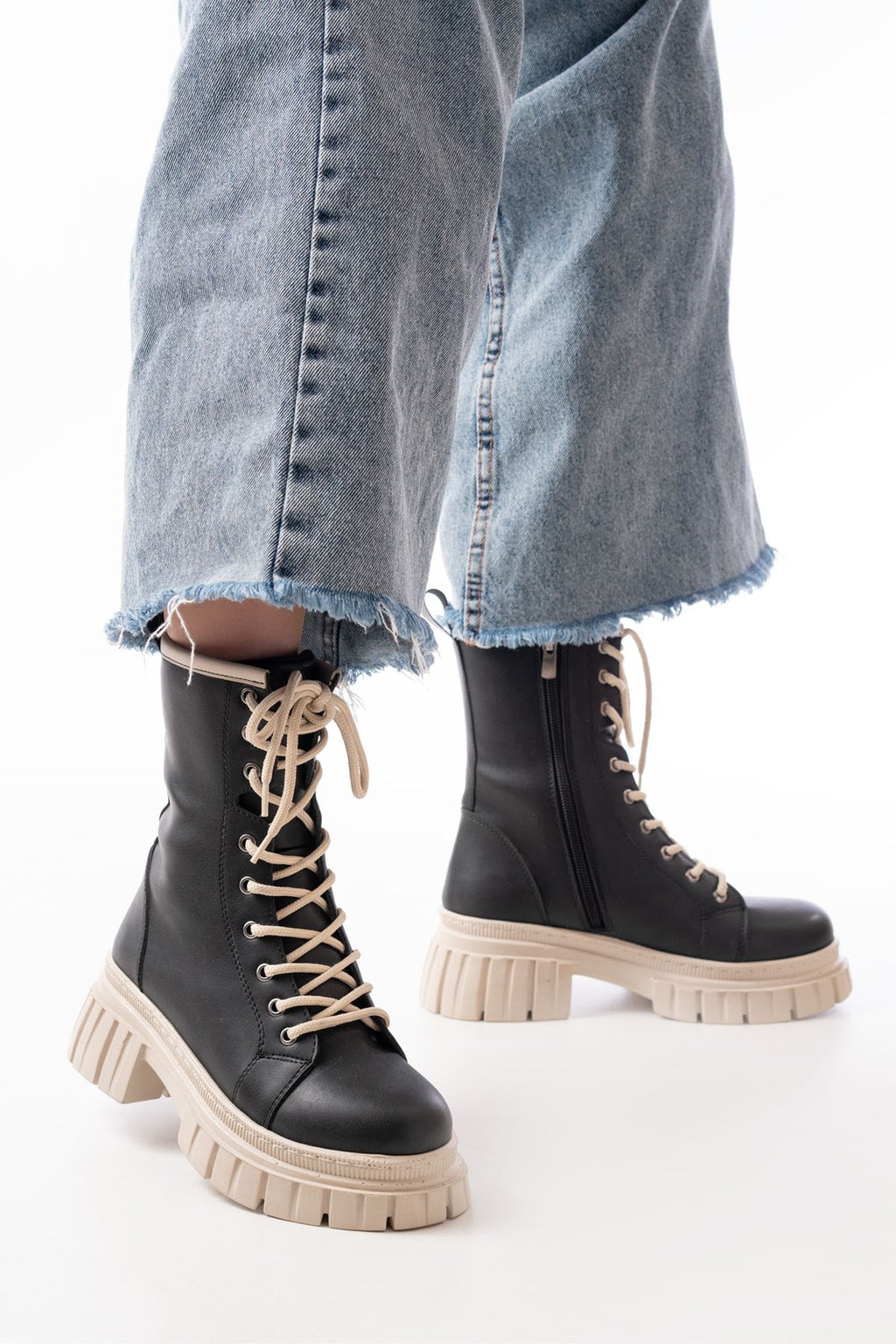 Ayakkabı Aşkı Siyah Bağcıklı Kalın Tabanlı Fermuarlı Günlük Kadın Bot