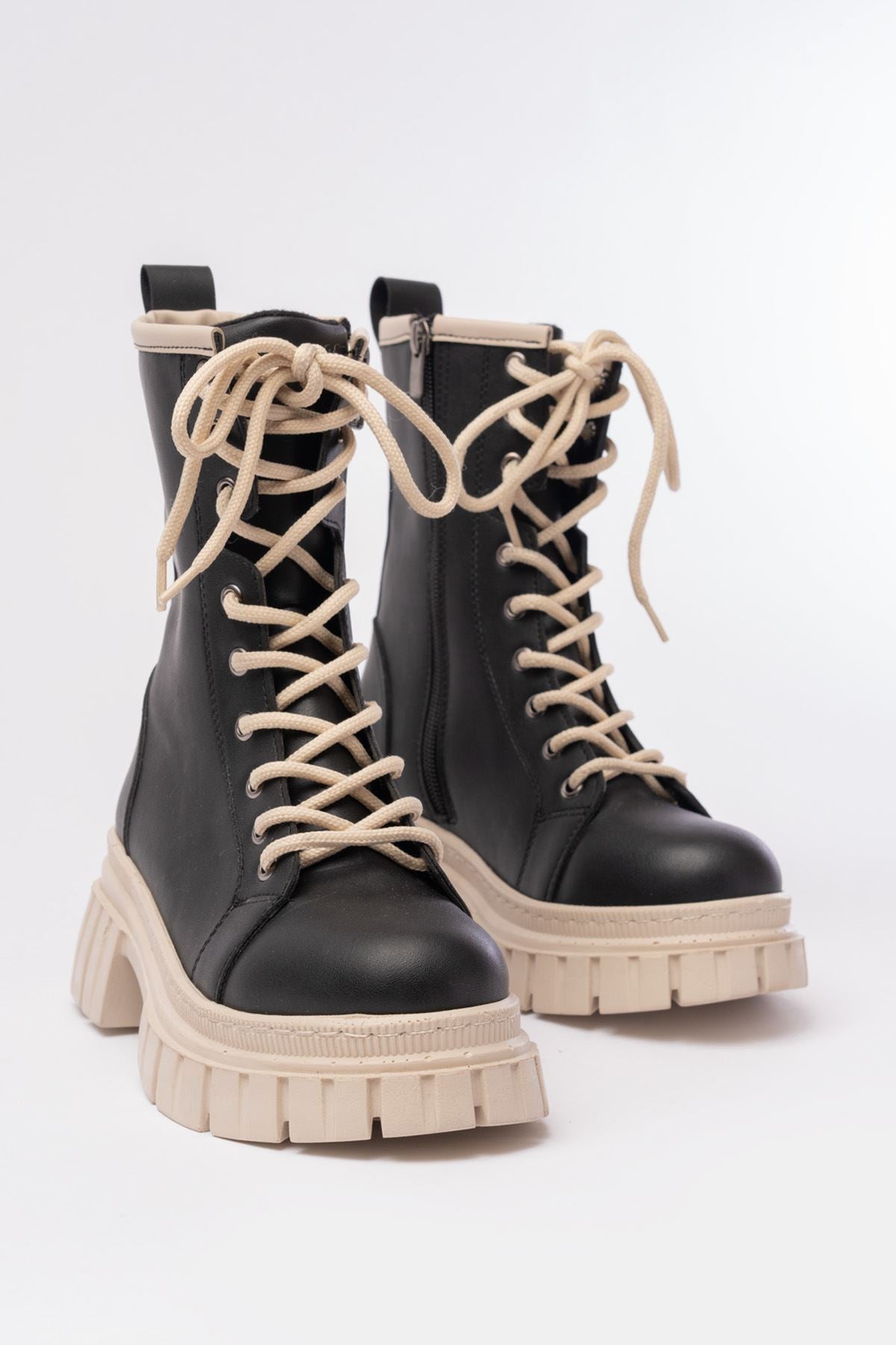 Ayakkabı Aşkı Siyah Bağcıklı Kalın Tabanlı Fermuarlı Günlük Kadın Bot