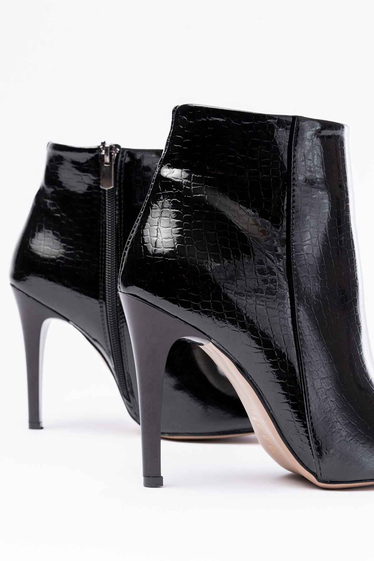 Ayakkabı Aşkı Vrt-4802 Siyah Kroko Yüksek Ince Topuklu Fermuarlı Kadın Bot