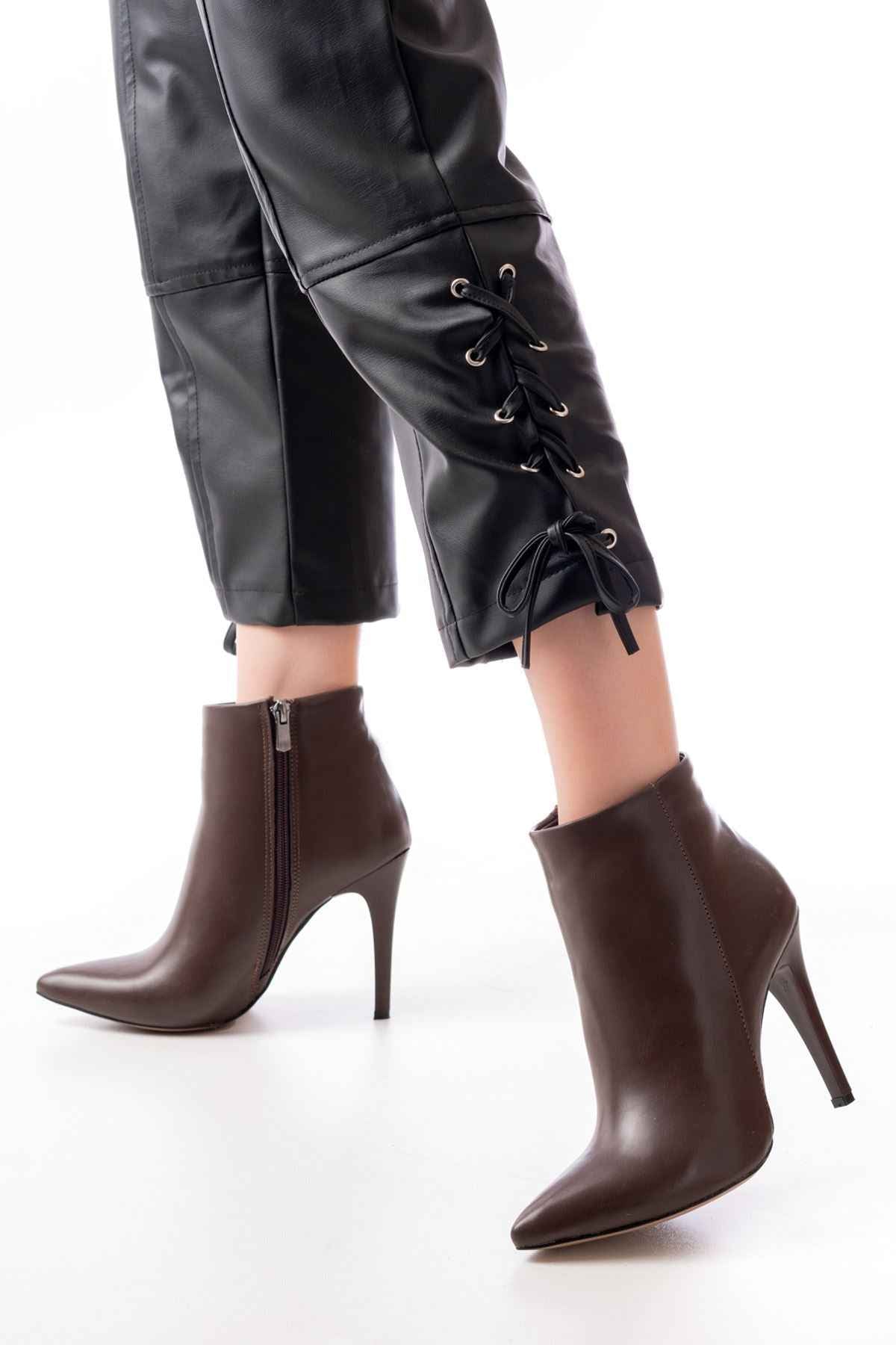 Ayakkabı Aşkı Vrt-4802 Kahverengi Yüksek Ince Topuklu Fermuarlı Kadın Bot