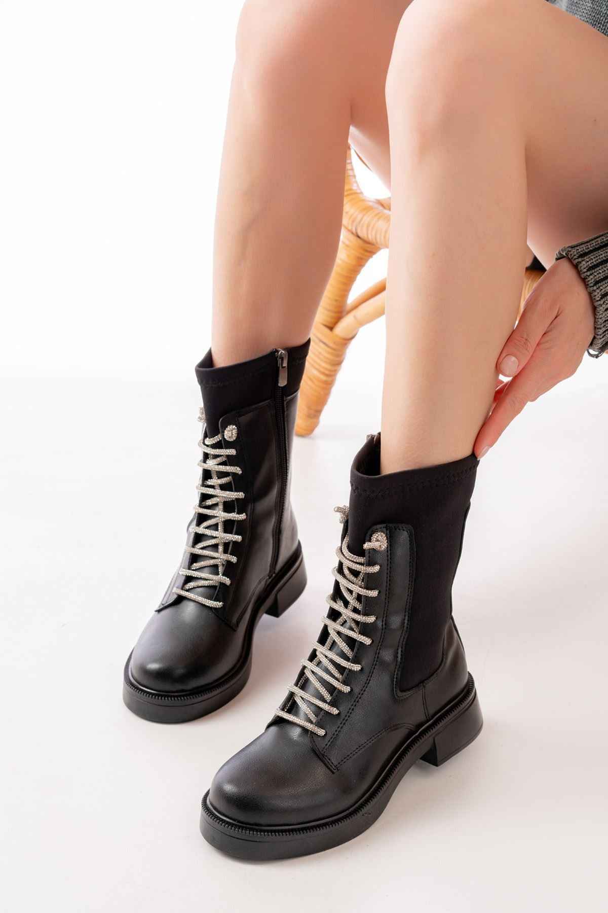 Ayakkabı Aşkı 02-2006 Siyah Bağcıklı Fermuarlı Günlük Kadın Bot