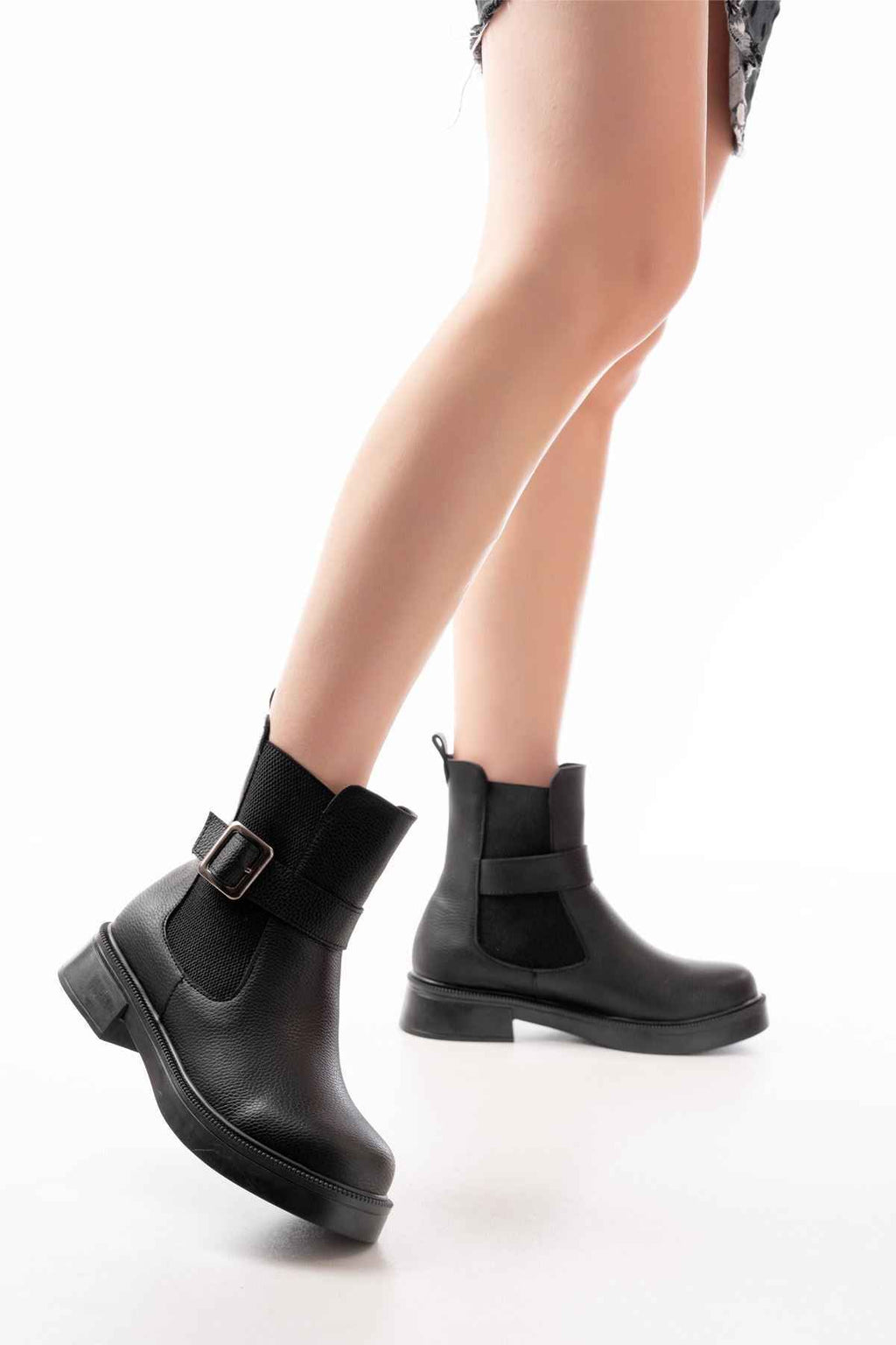 Ayakkabı Aşkı 02-2004 Siyah Toka Aksesuarlı Lastikli Günlük Kadın Bot