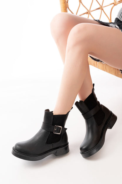 Ayakkabı Aşkı Siyah Toka Aksesuarlı Lastikli Günlük Kadın Bot
