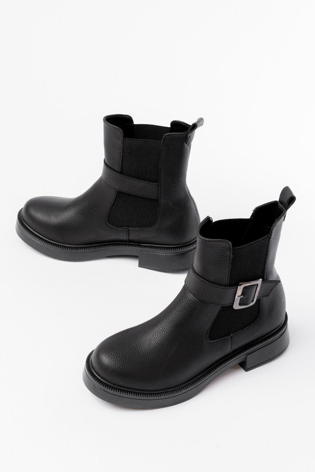 02-2004 Siyah Toka Aksesuarlı Lastikli Günlük Kadın Bot - Siyah