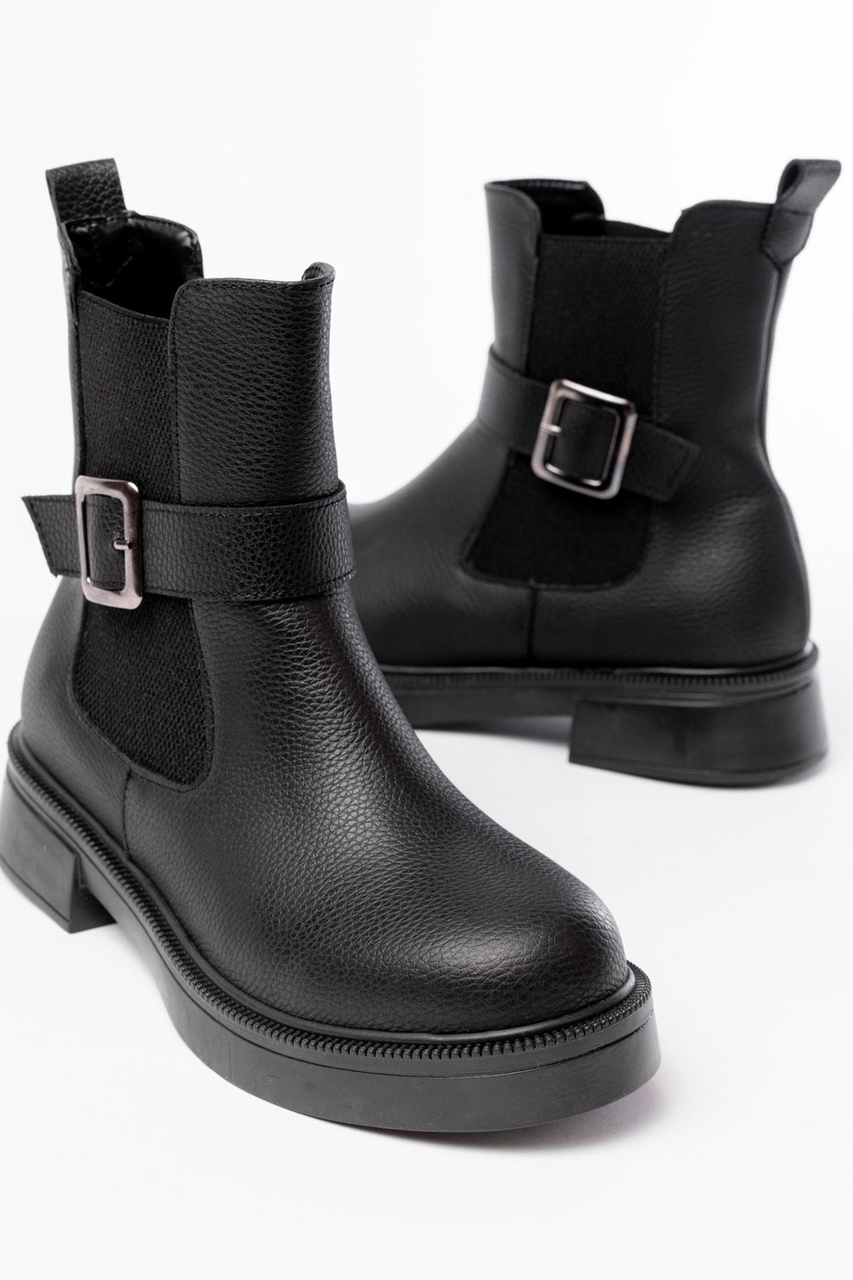 Ayakkabı Aşkı Siyah Toka Aksesuarlı Lastikli Günlük Kadın Bot