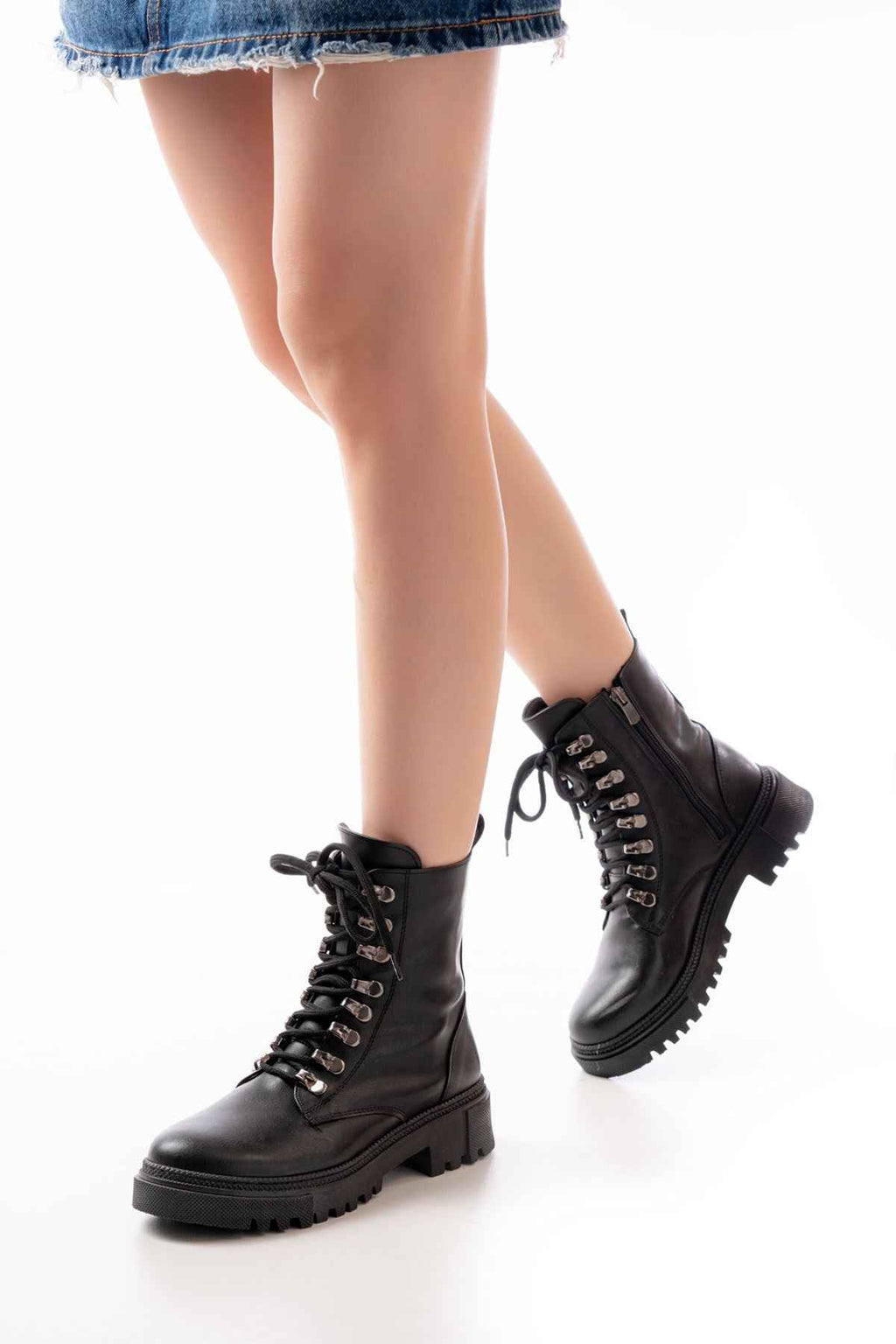 Ayakkabı Aşkı 812-2121 Siyah Cilt Bağcıklı Fermuarlı Günlük Kadın Bot
