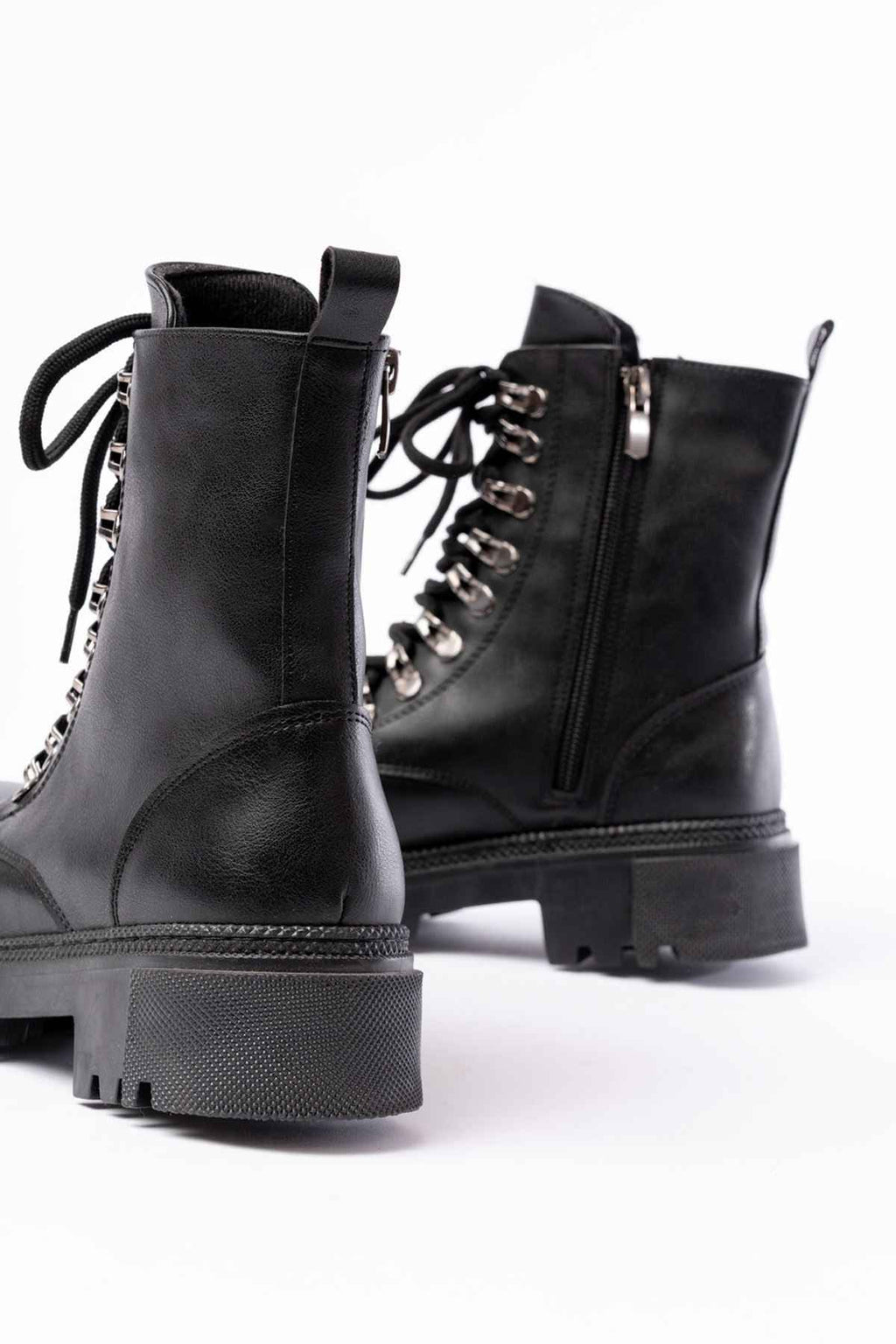 Ayakkabı Aşkı 812-2121 Siyah Cilt Bağcıklı Fermuarlı Günlük Kadın Bot