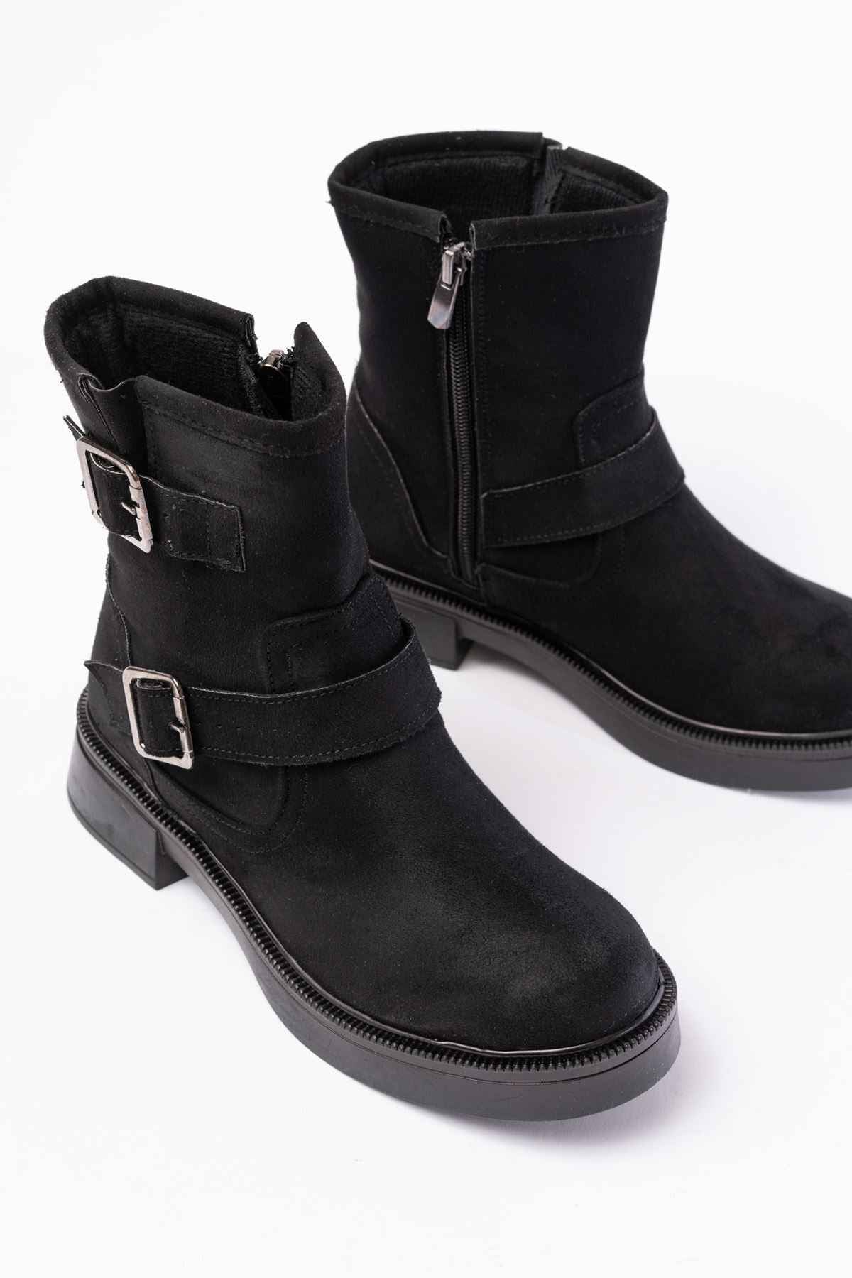 Ayakkabı Aşkı 02-2014 Siyah Süet Toka Aksesuarlı Günlük Kadın Bot