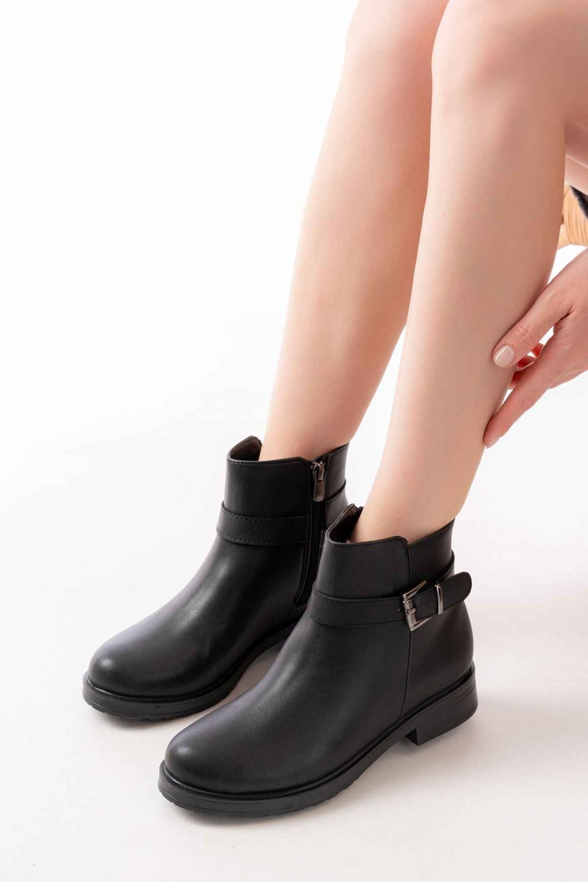 Ayakkabı Aşkı 165-204/1 Siyah Toka Aksesuarlı Fermuarlı Günlük Kadın Bot