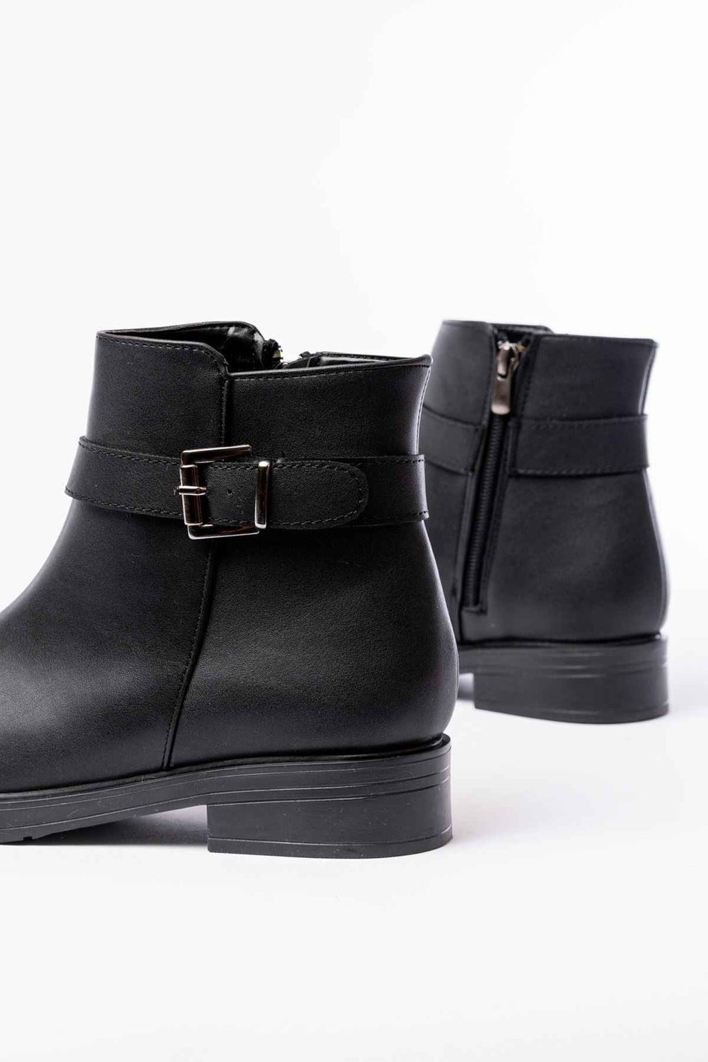 Ayakkabı Aşkı 165-204/1 Siyah Toka Aksesuarlı Fermuarlı Günlük Kadın Bot