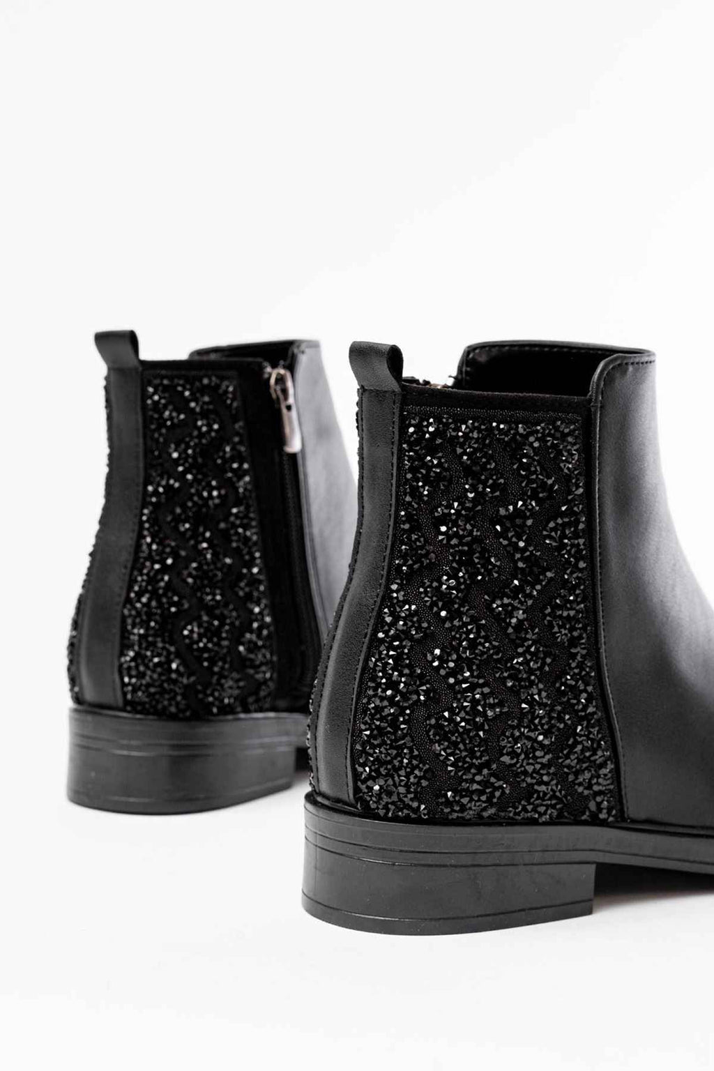 Ayakkabı Aşkı 165-212 Siyah Taş Aksesuarlı Fermuarlı Günlük Kadın Bot