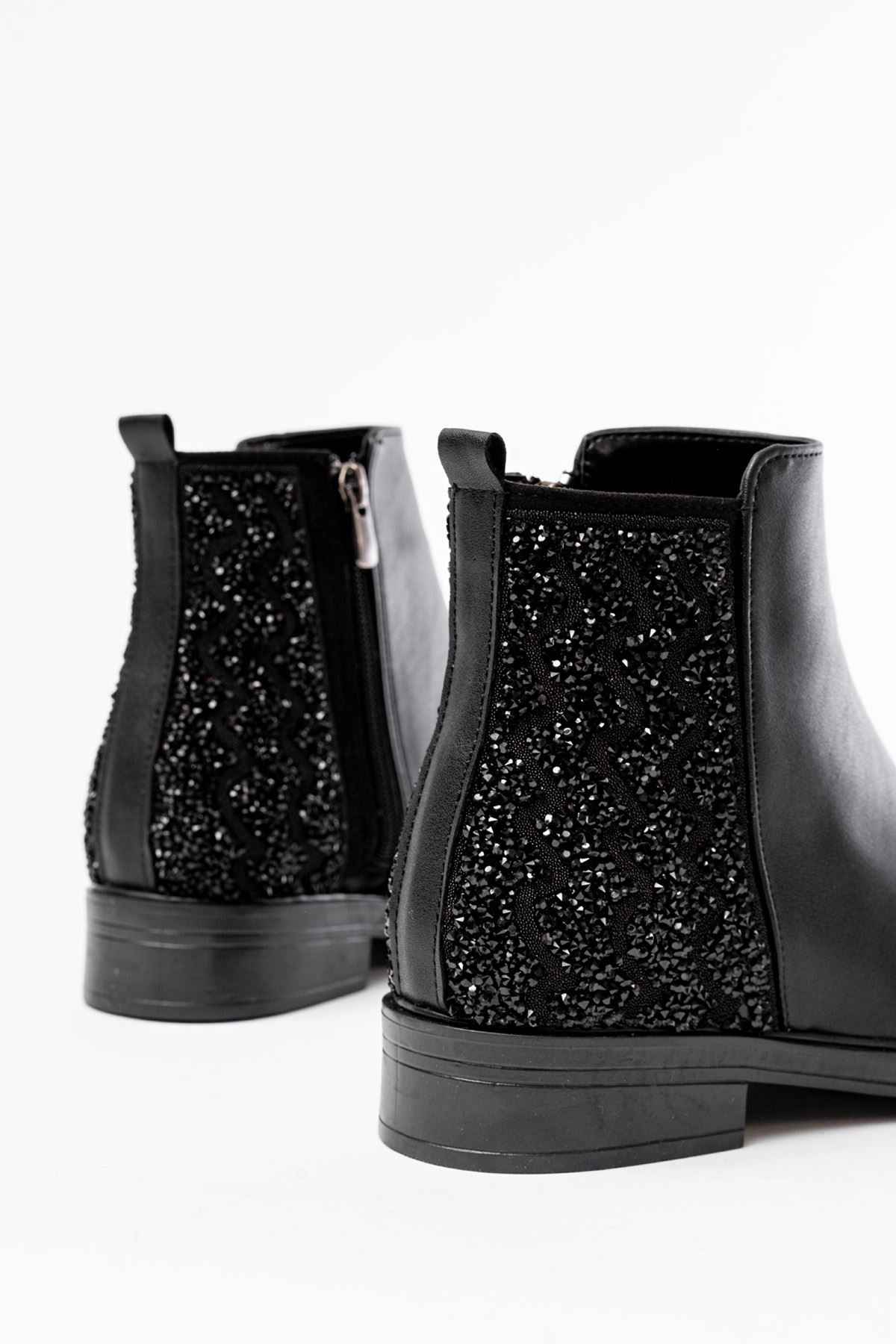 Ayakkabı Aşkı 165-212 Siyah Taş Aksesuarlı Fermuarlı Günlük Kadın Bot