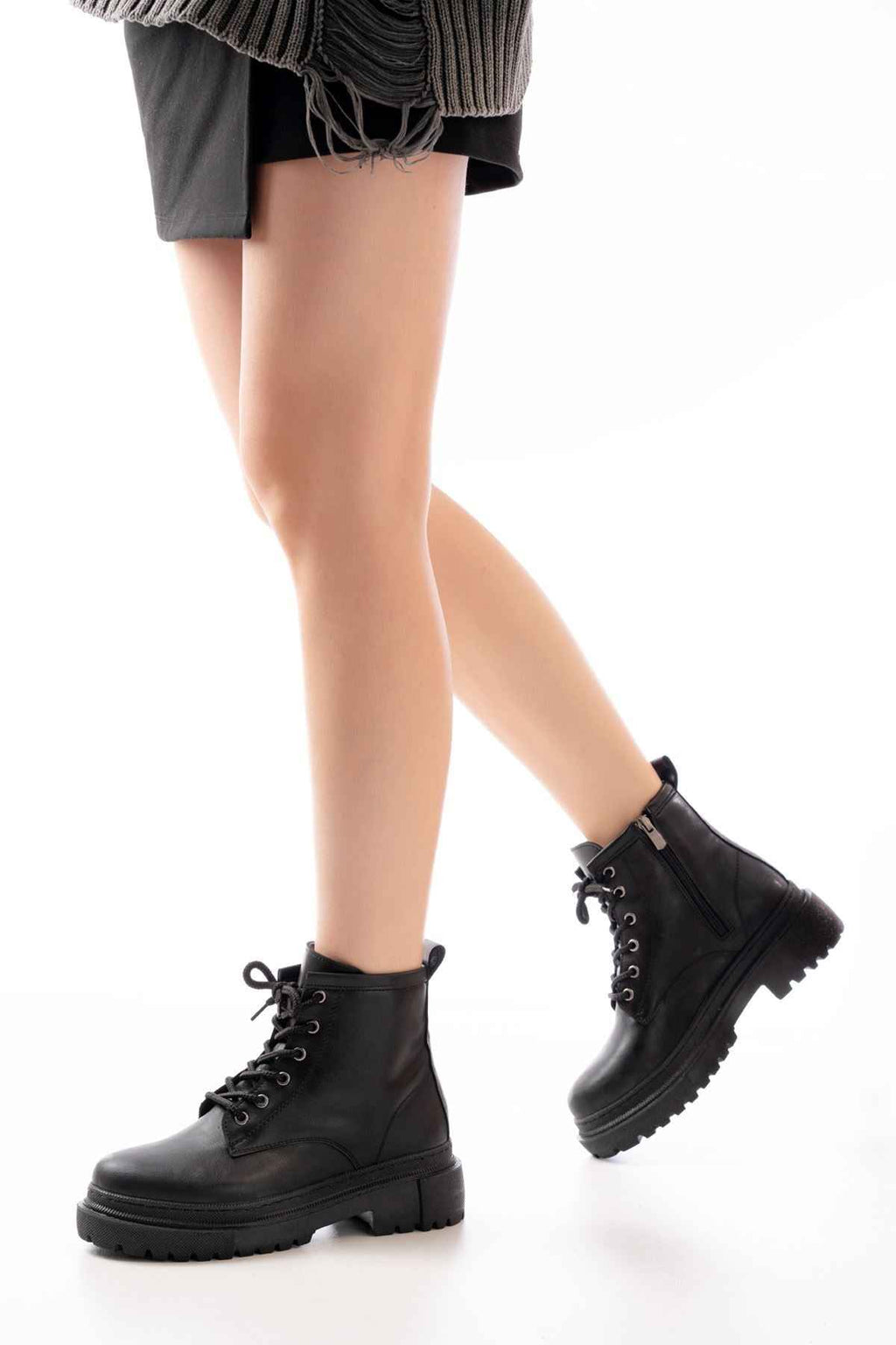 Ayakkabı Aşkı 812-296 Siyah Bağcıklı Fermuarlı Günlük Kadın Bot