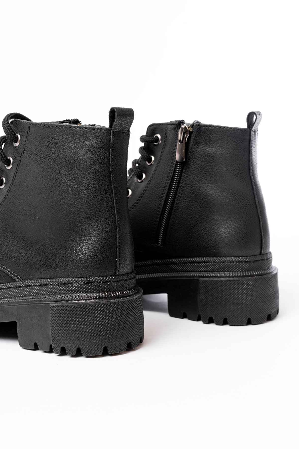 Ayakkabı Aşkı 812-2129 Siyah Bağcıklı Fermuarlı Günlük Kadın Bot