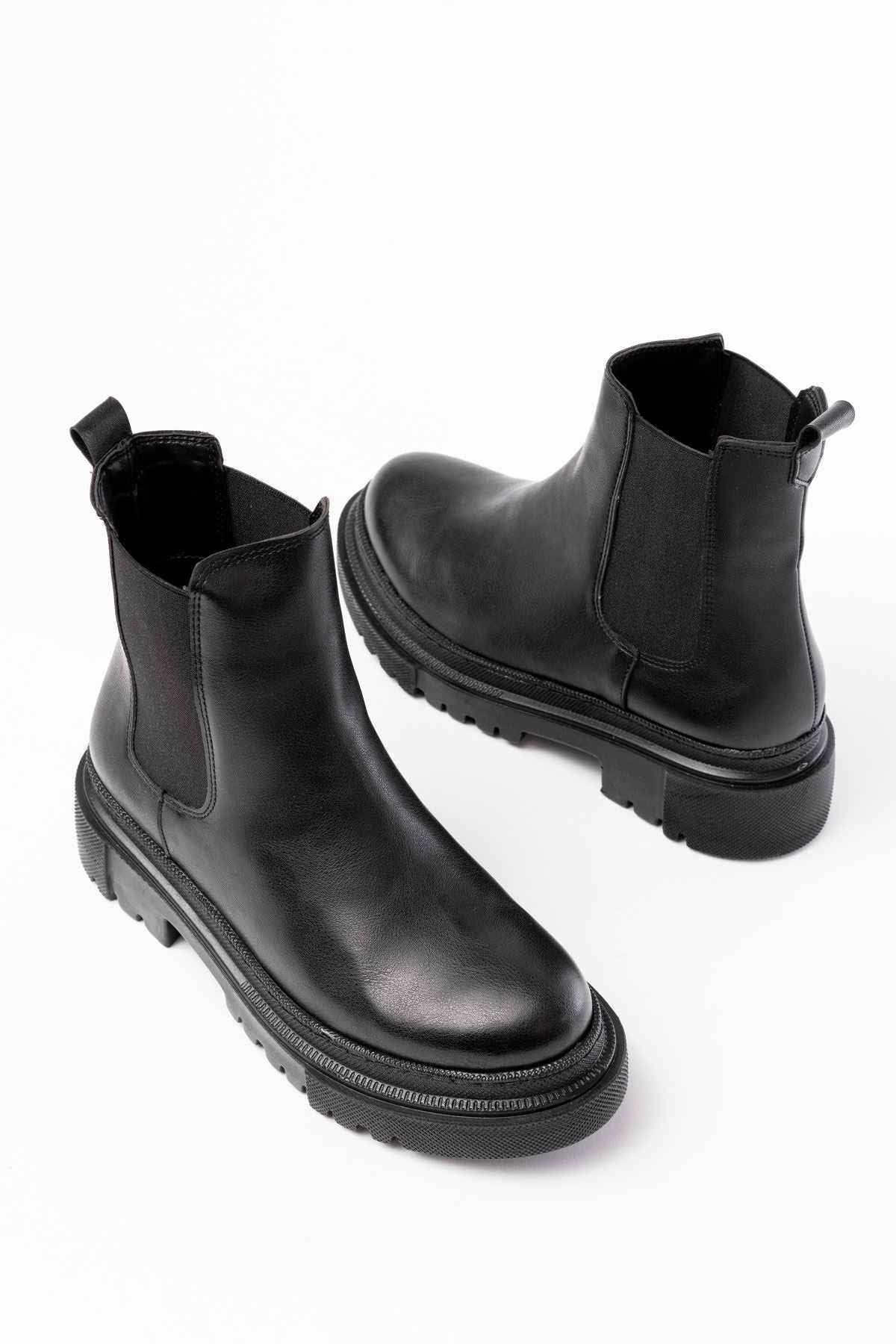 Ayakkabı Aşkı 812-2137 Siyah Lastikli Günlük Kadın Bot