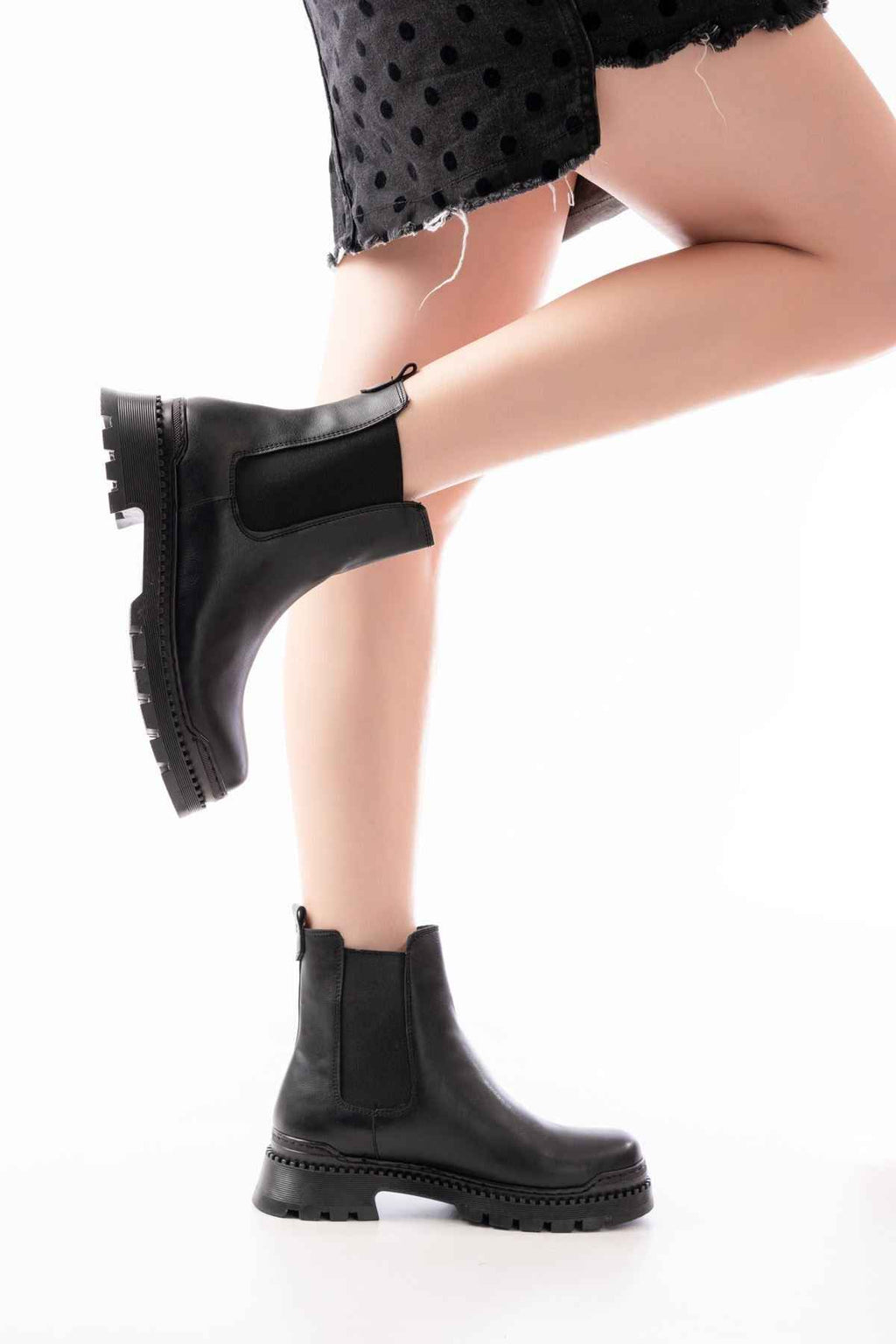 Ayakkabı Aşkı 2051-2137 Siyah Lastikli Günlük Kadın Bot