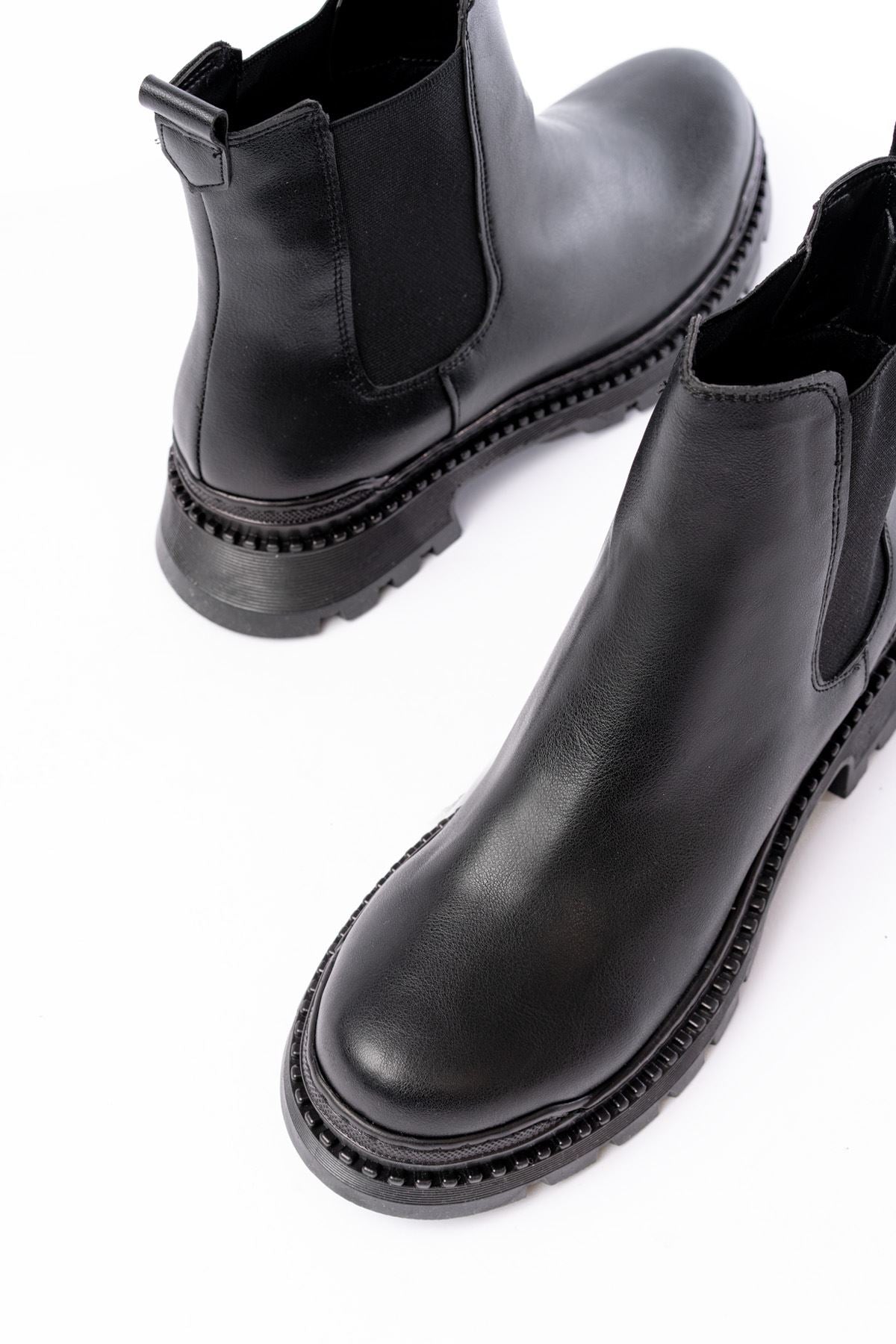 Ayakkabı Aşkı Siyah Lastikli Günlük Kadın Bot